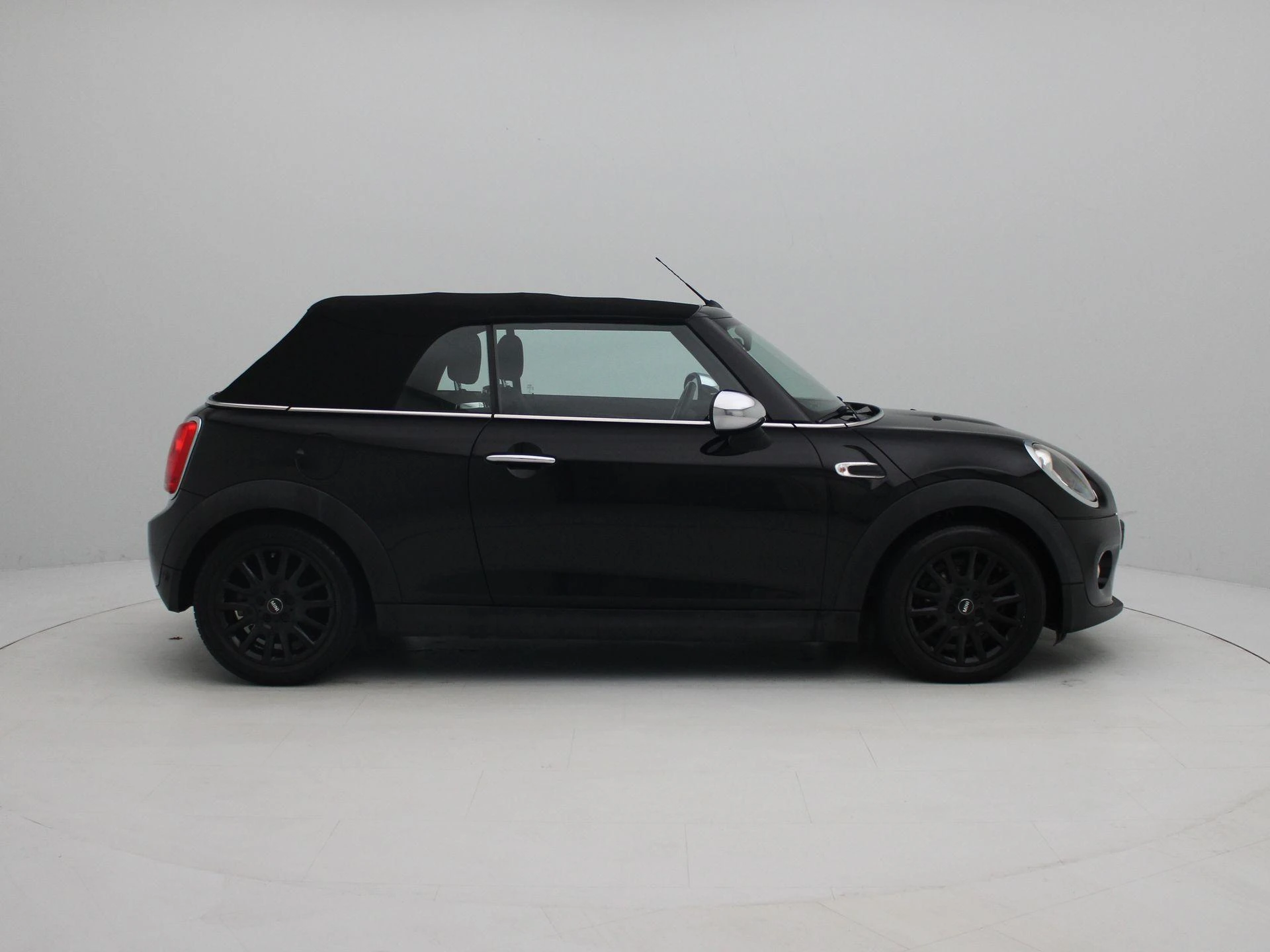 MINI-One Cabrio-image-5