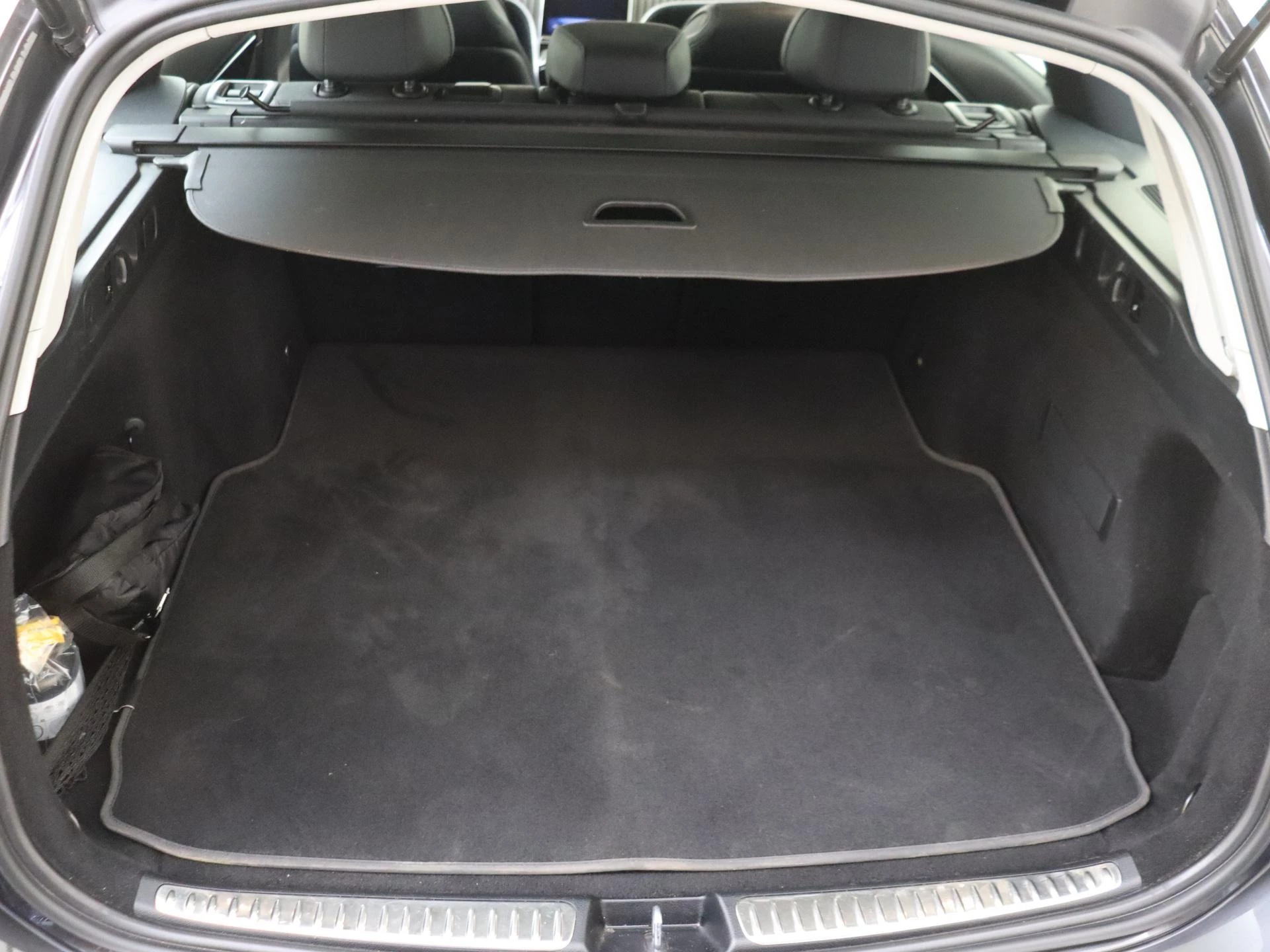 Mercedes-Benz-C-Klasse-image-28