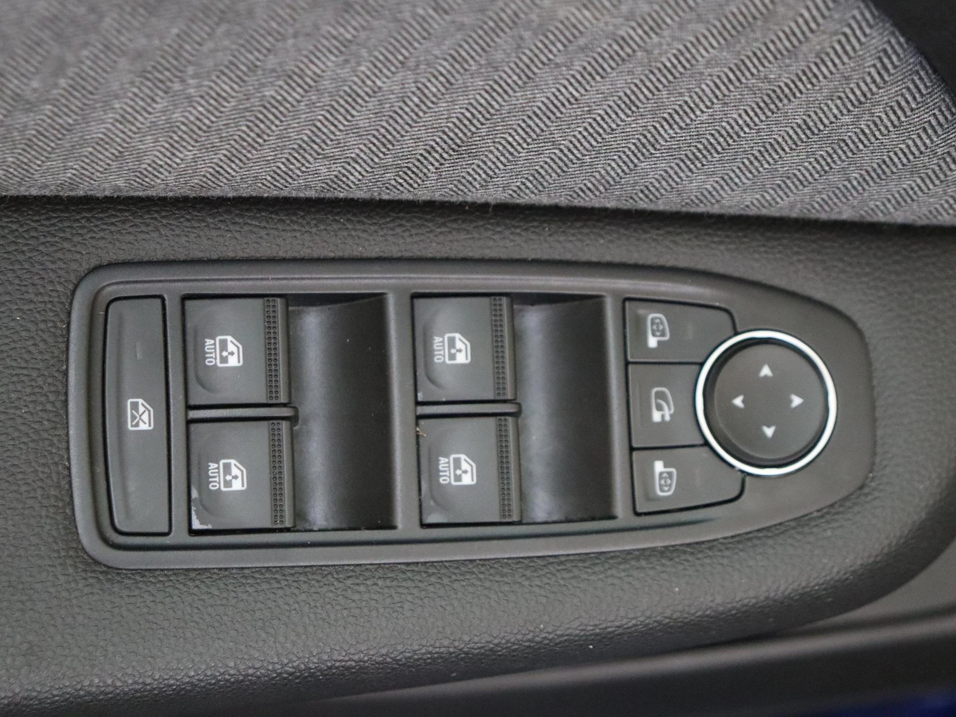 Renault-Clio-image-28