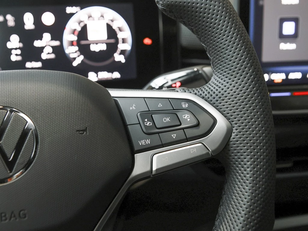 Volkswagen T-Roc 1.5 eTSI DSG R-Line AHK, IQ-Light, Navi VSA