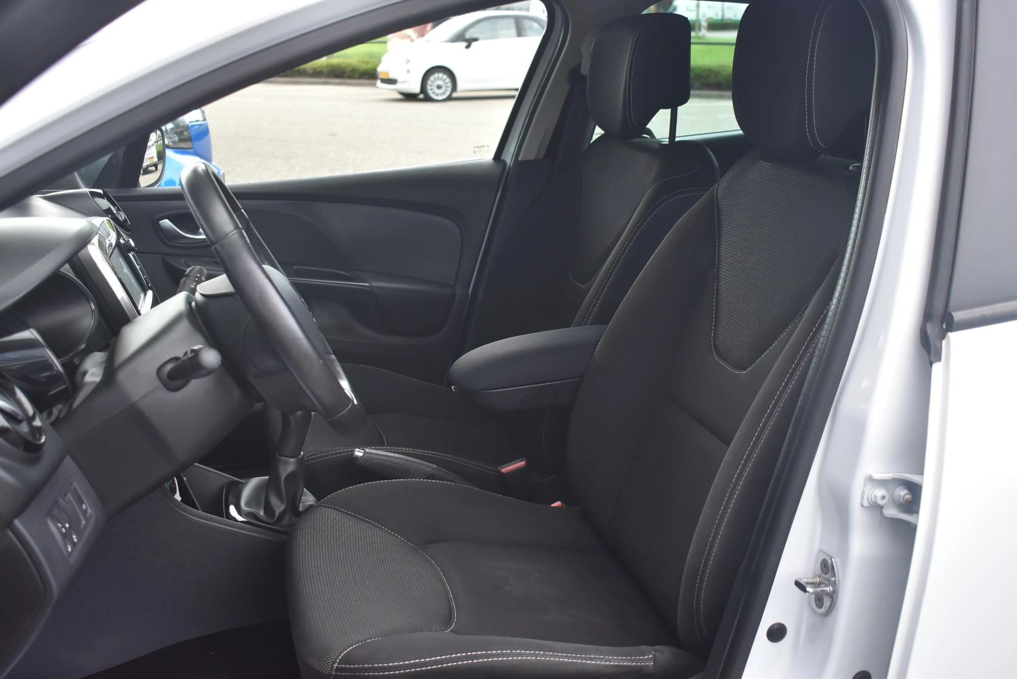 Renault-Clio-image-27
