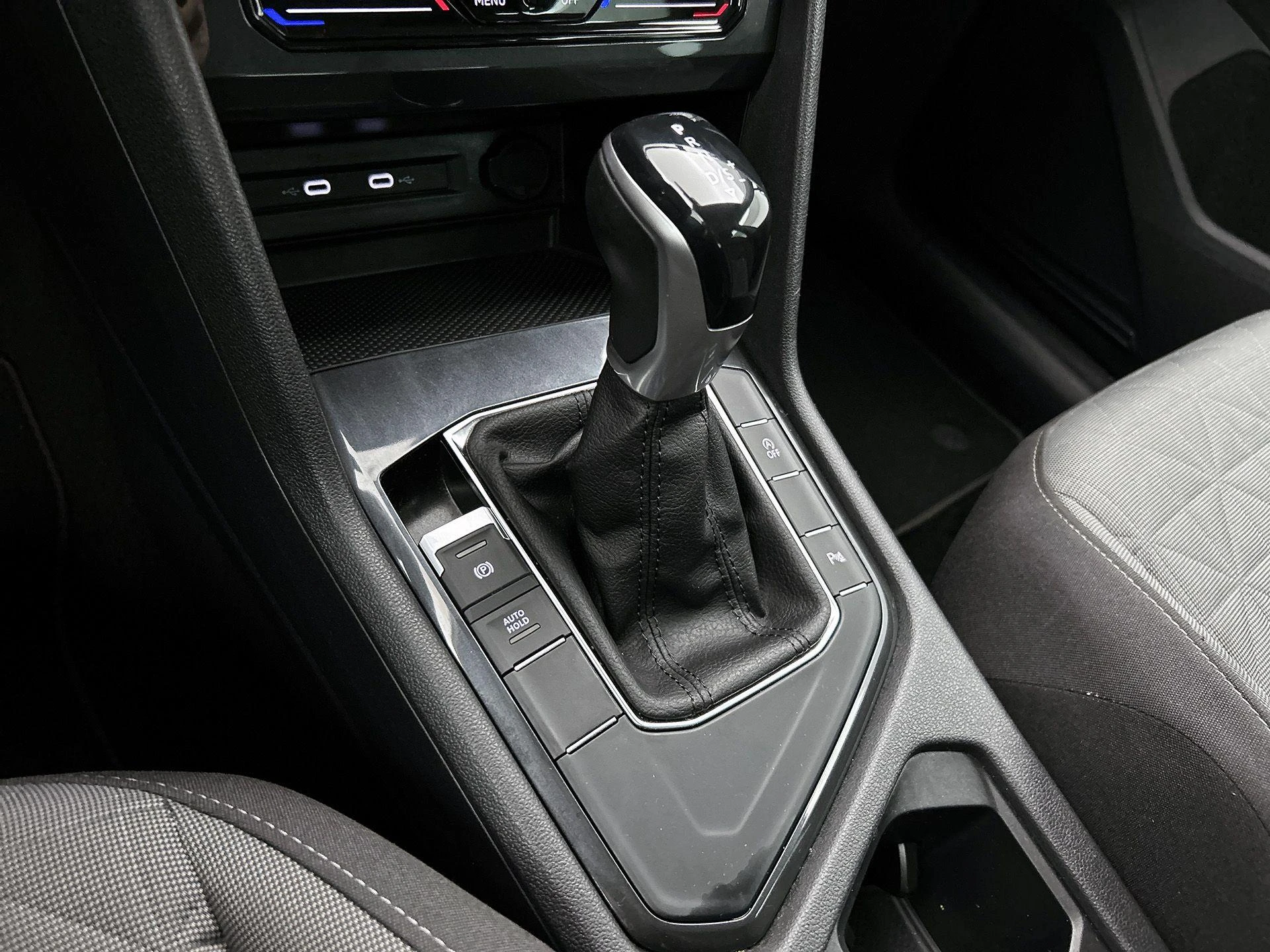 Volkswagen-Tiguan-image-10