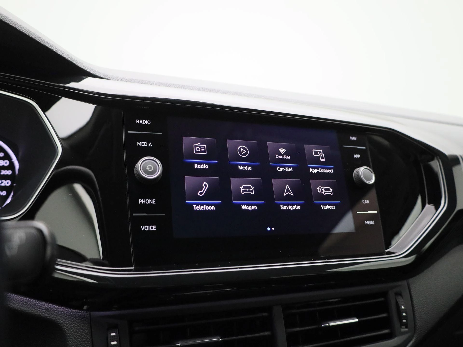 Volkswagen-T-Cross-image-23