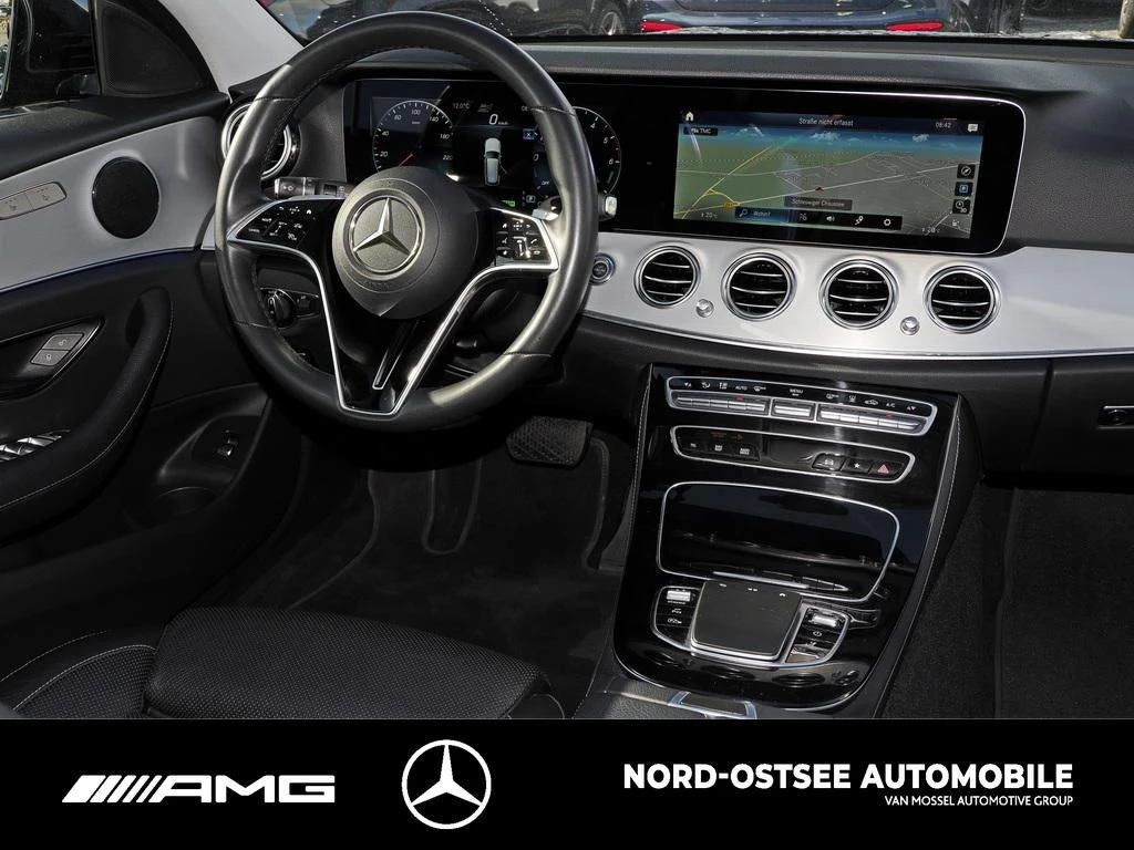 Mercedes-Benz E-Klasse 300 T de AVANTGARDE NAVI KAMERA SITZH AVANTGARDEW213 E 300 T de AVANTGARDE NAVI KAMERA SITZH AVANTGARDE