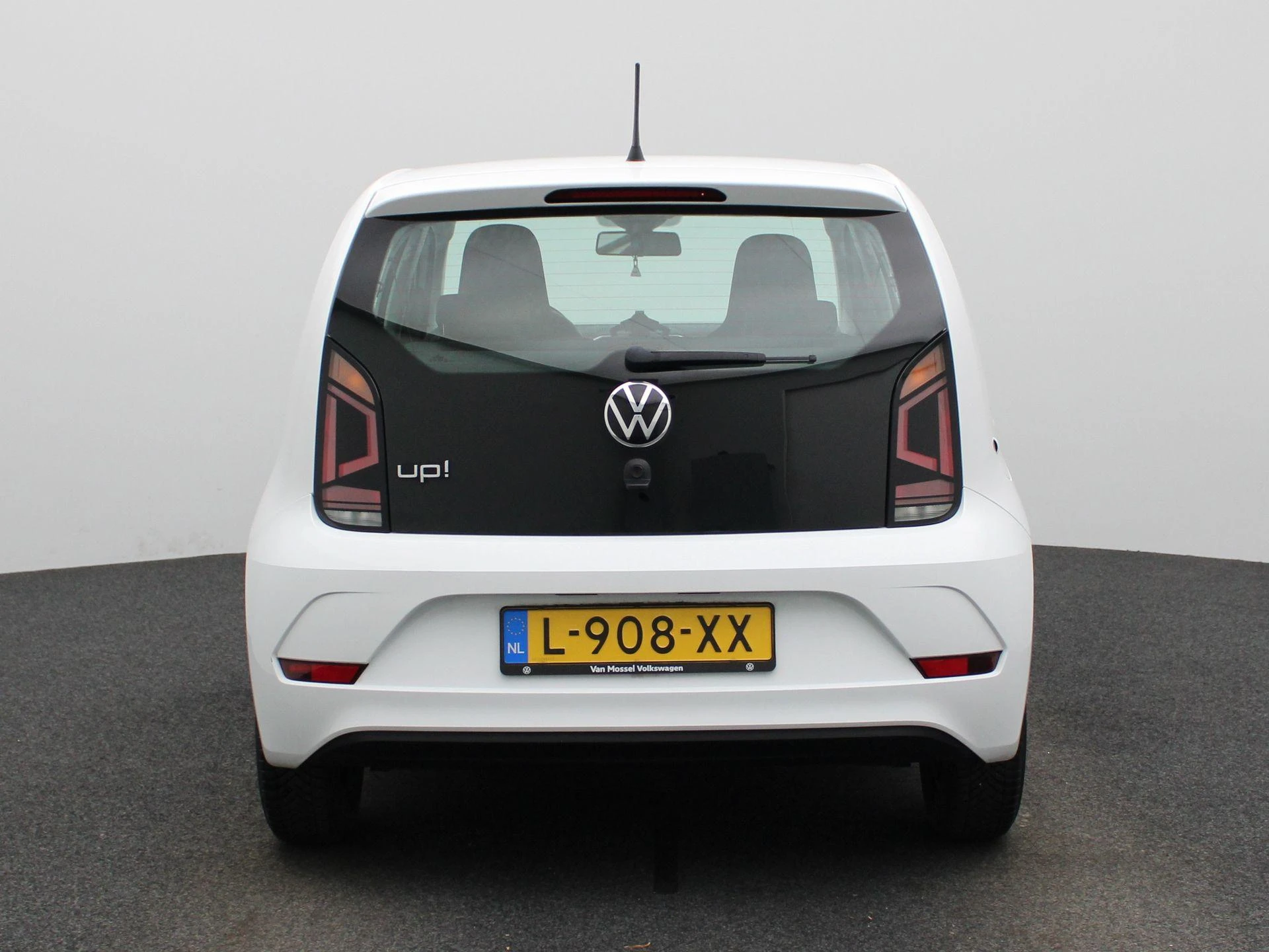 Volkswagen-up!-image-4