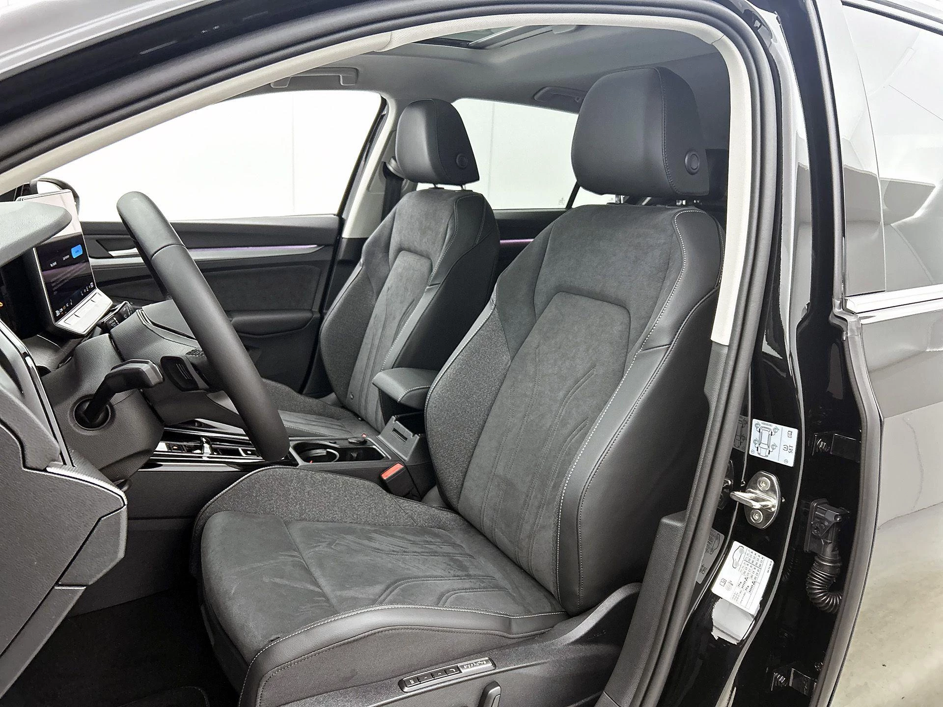 Volkswagen-Golf-image-40