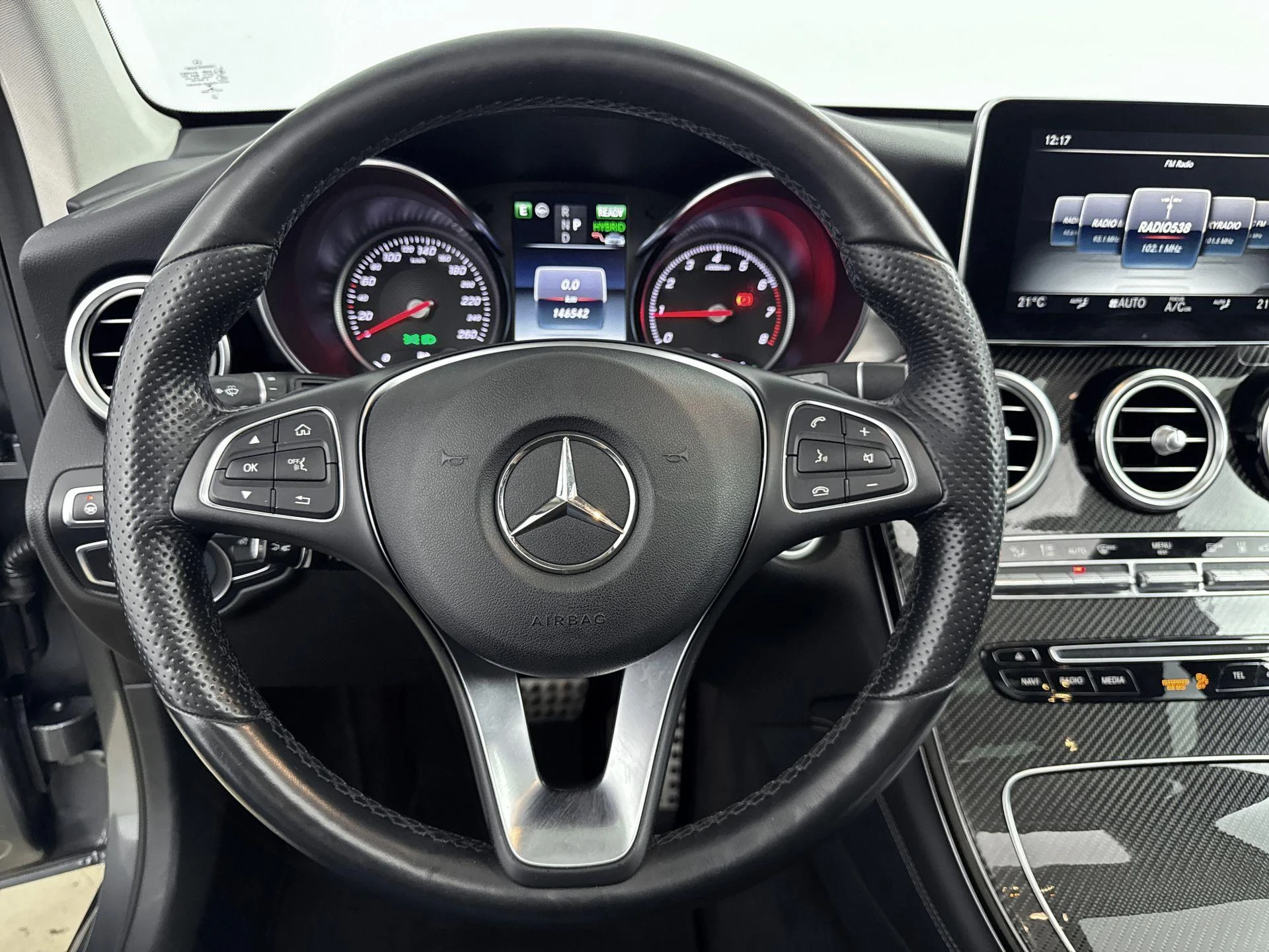 Mercedes-Benz-GLC-image-27