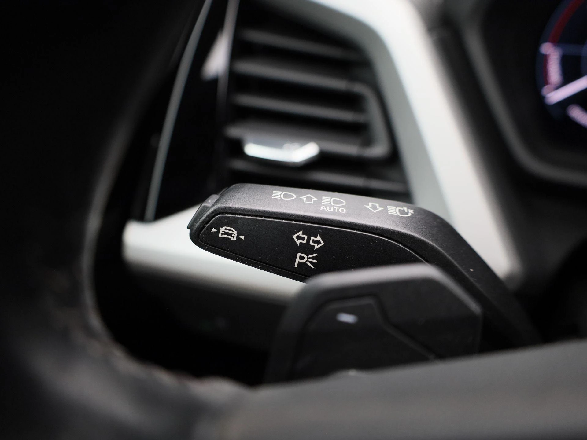 Audi-Q4 e-tron-image-21