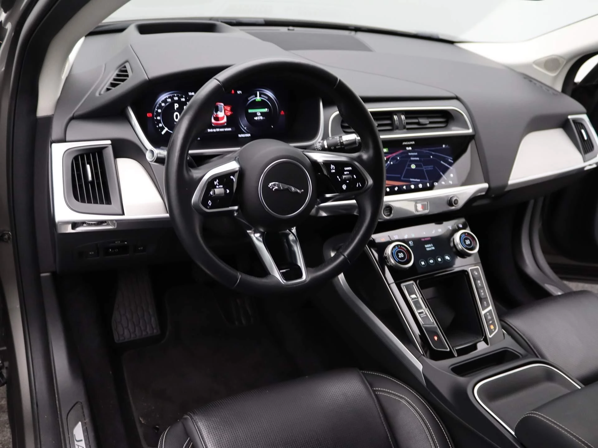 Jaguar-I-PACE-image-11