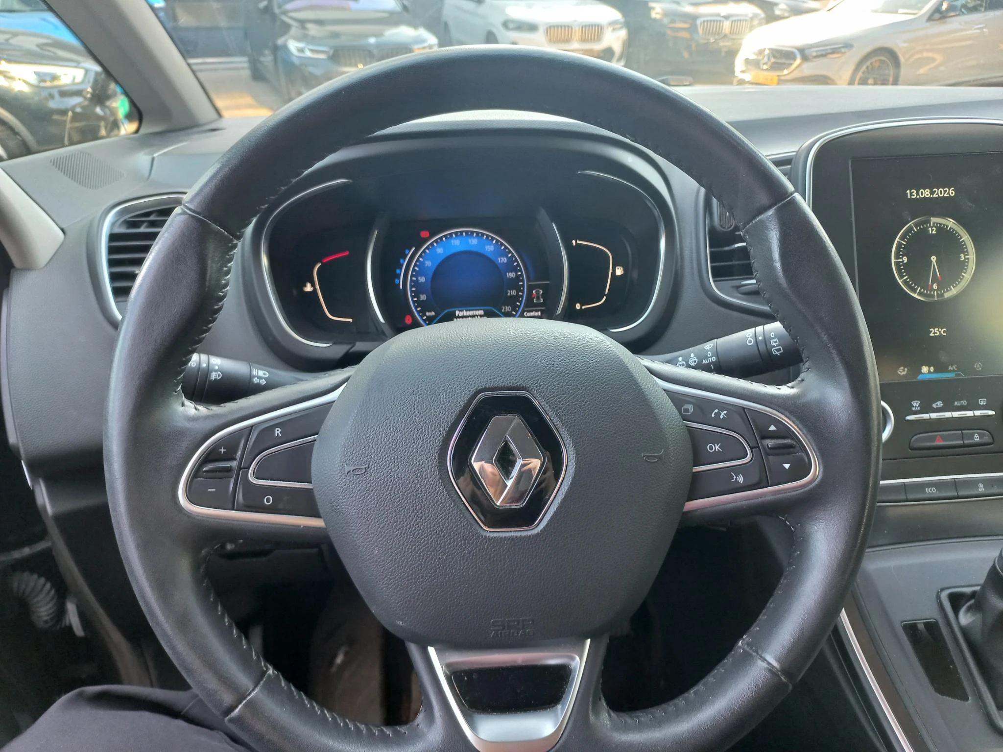 Renault-Scénic-image-18