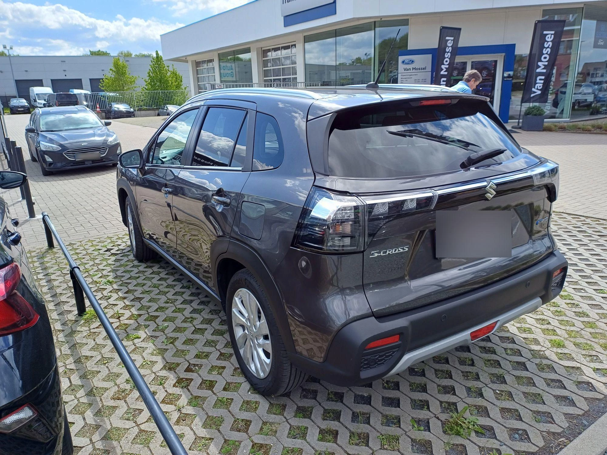 Suzuki-S-Cross-image-1