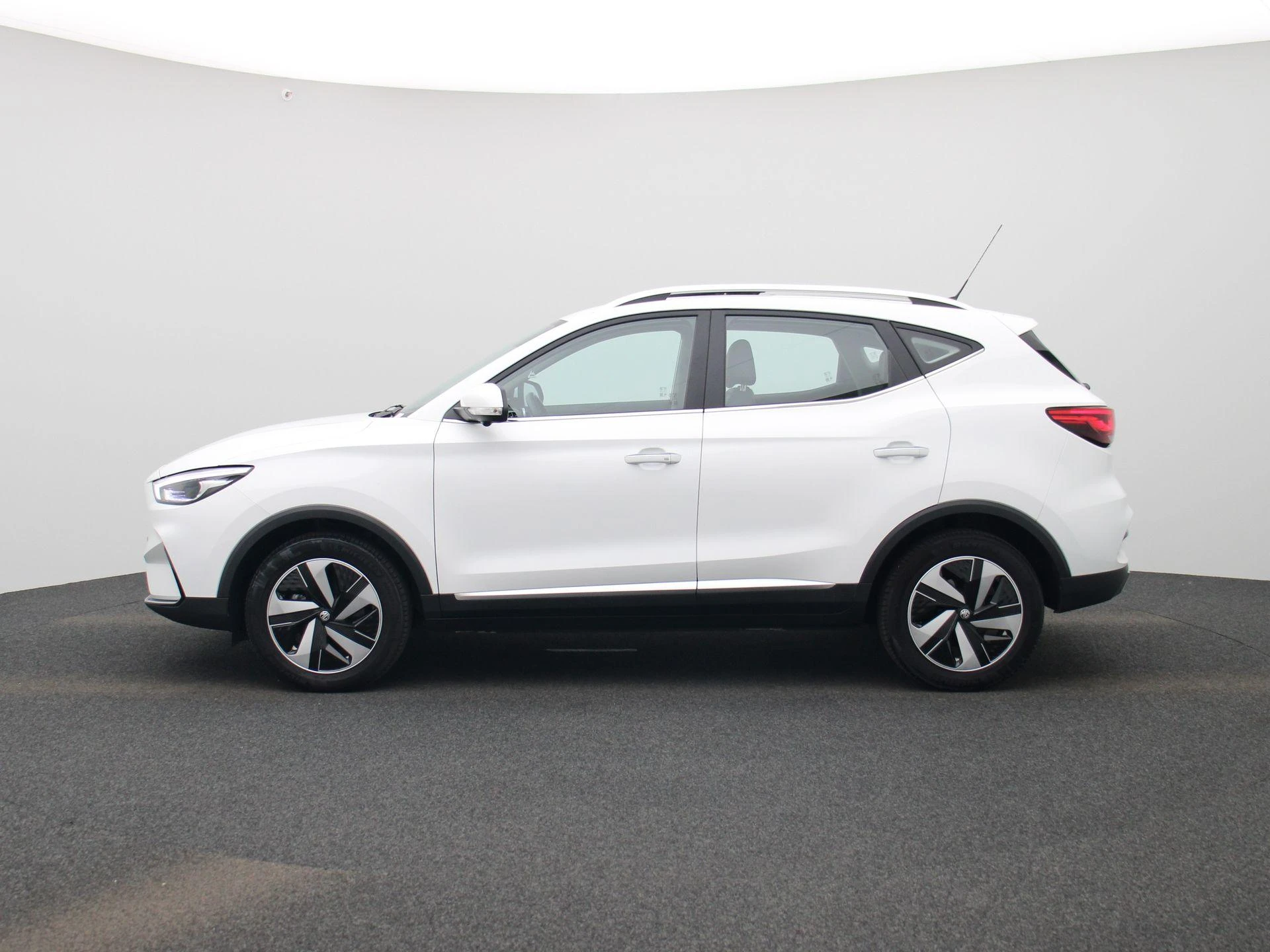 MG-ZS EV-image-3