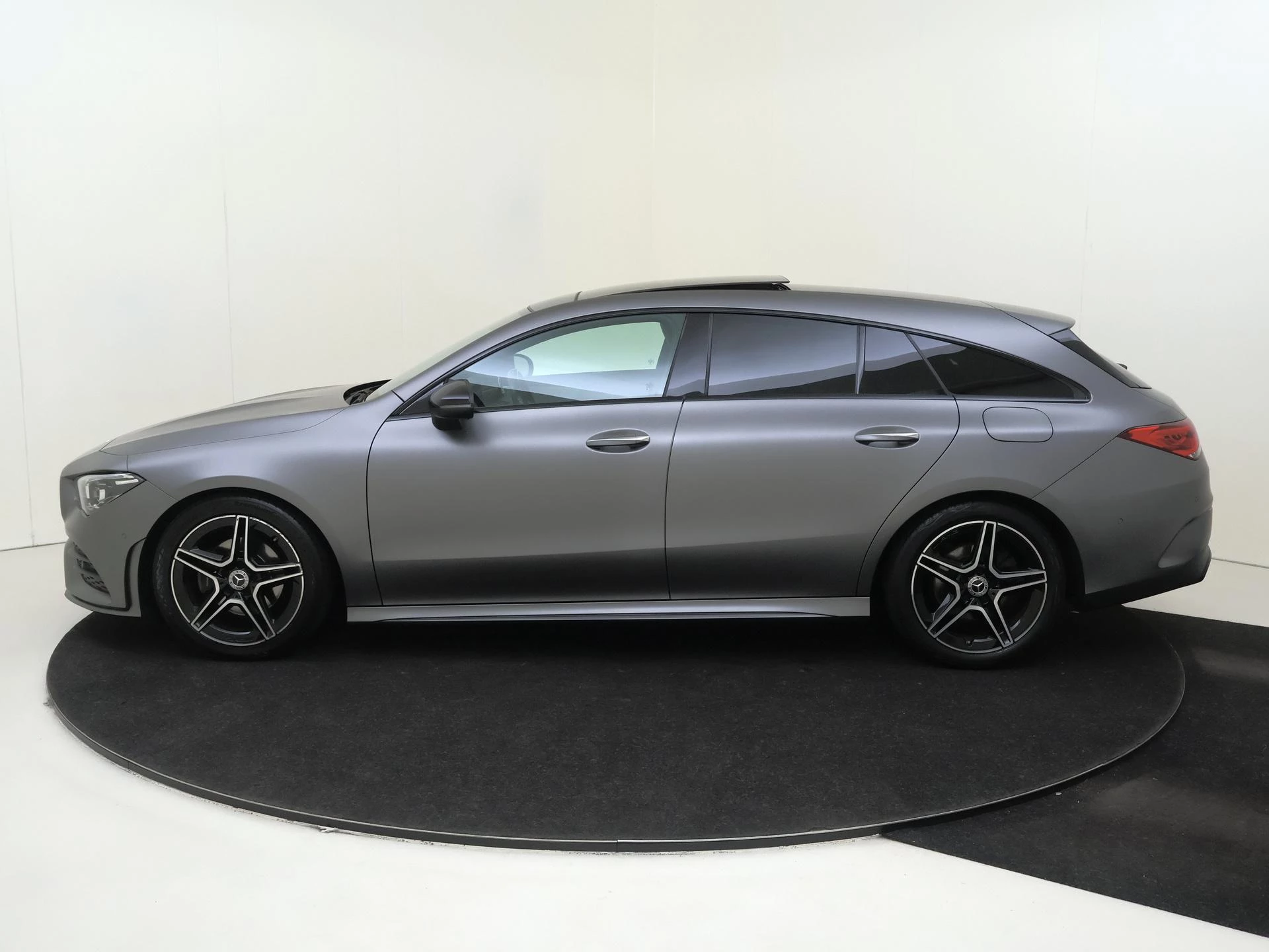 Mercedes-Benz-CLA-image-7