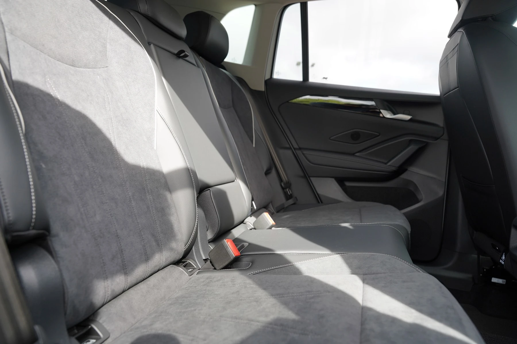 Volkswagen-Tiguan-image-9