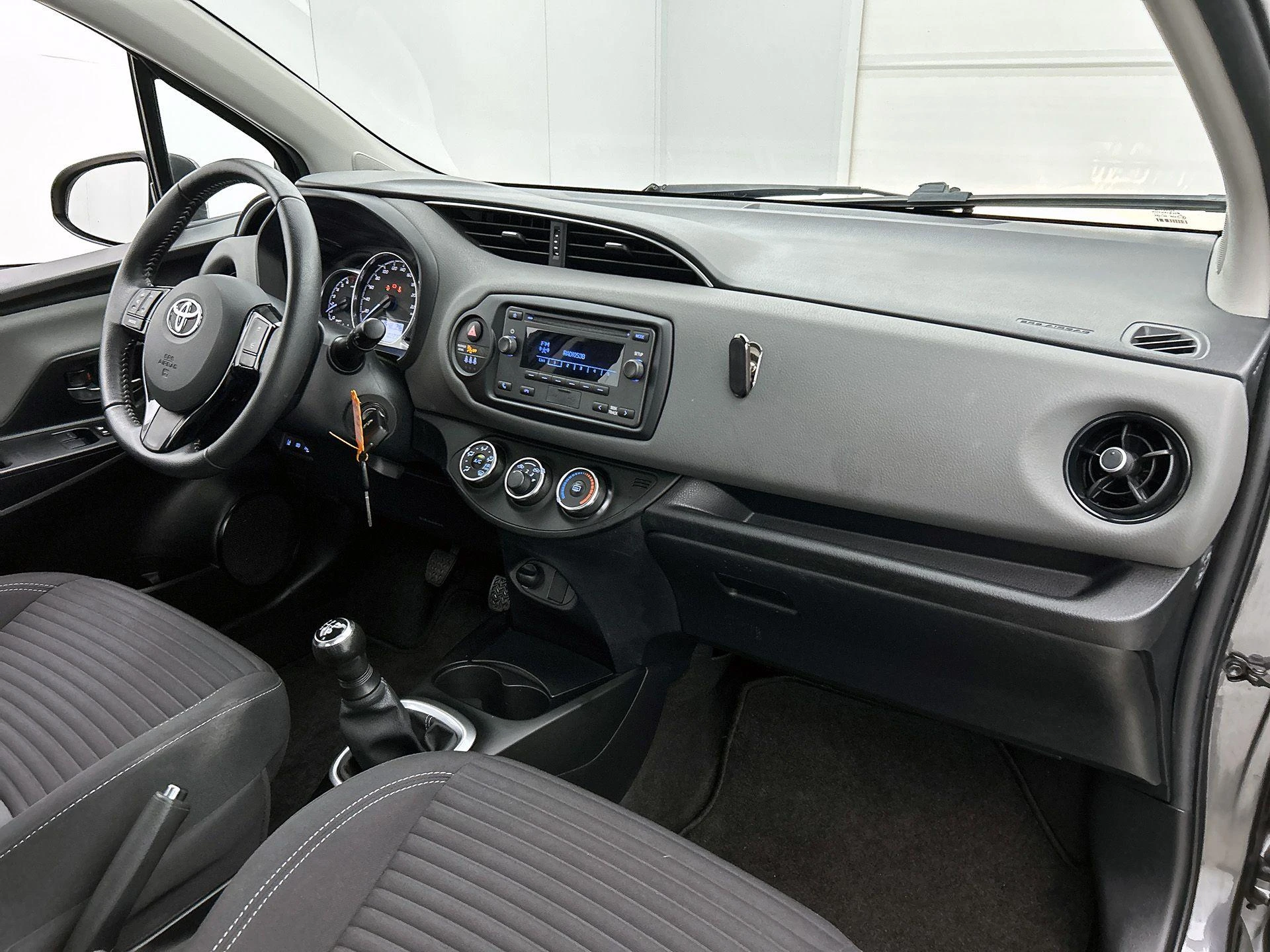 Toyota-Yaris-image-9