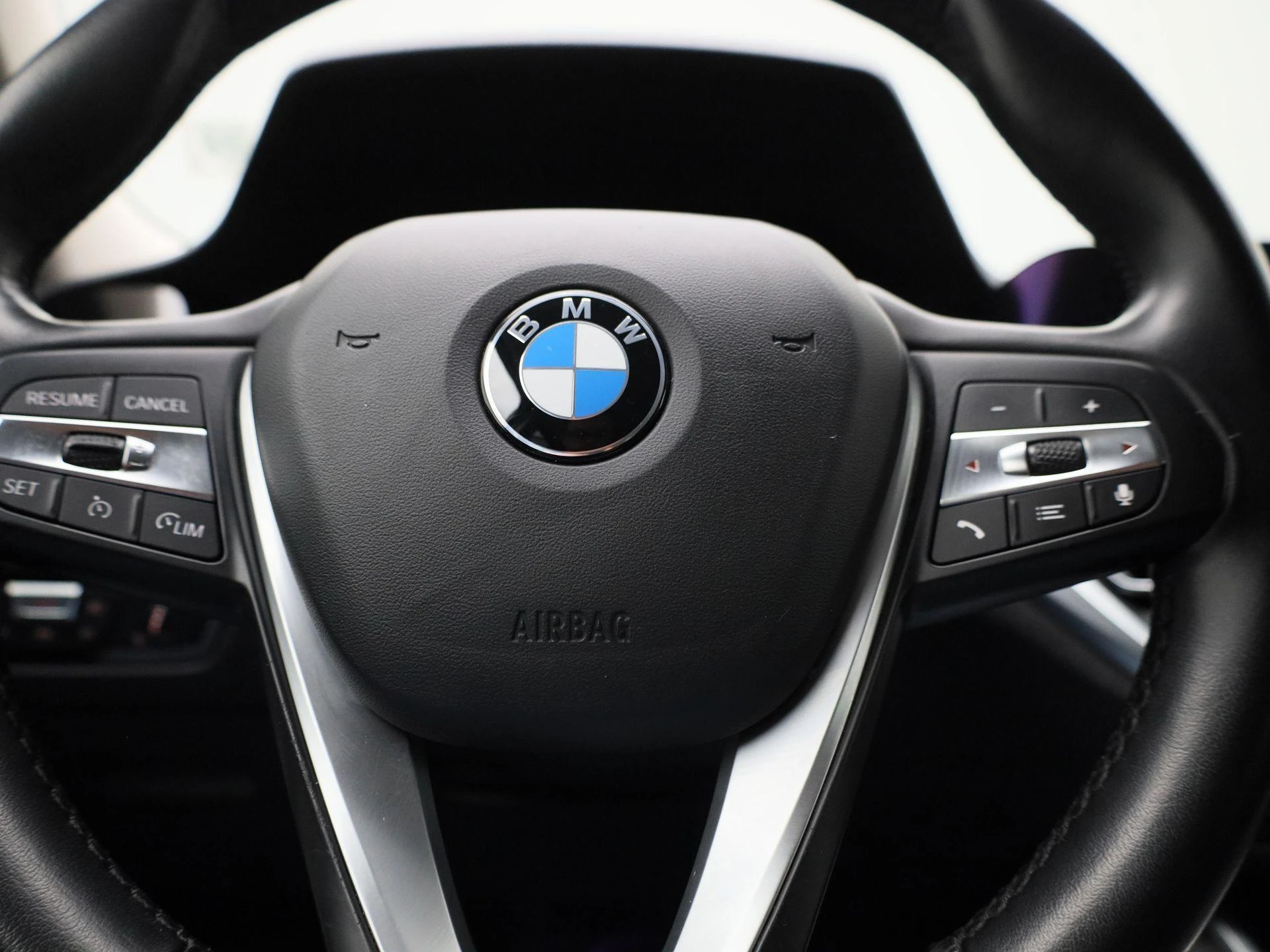 BMW-3 Serie-image-27