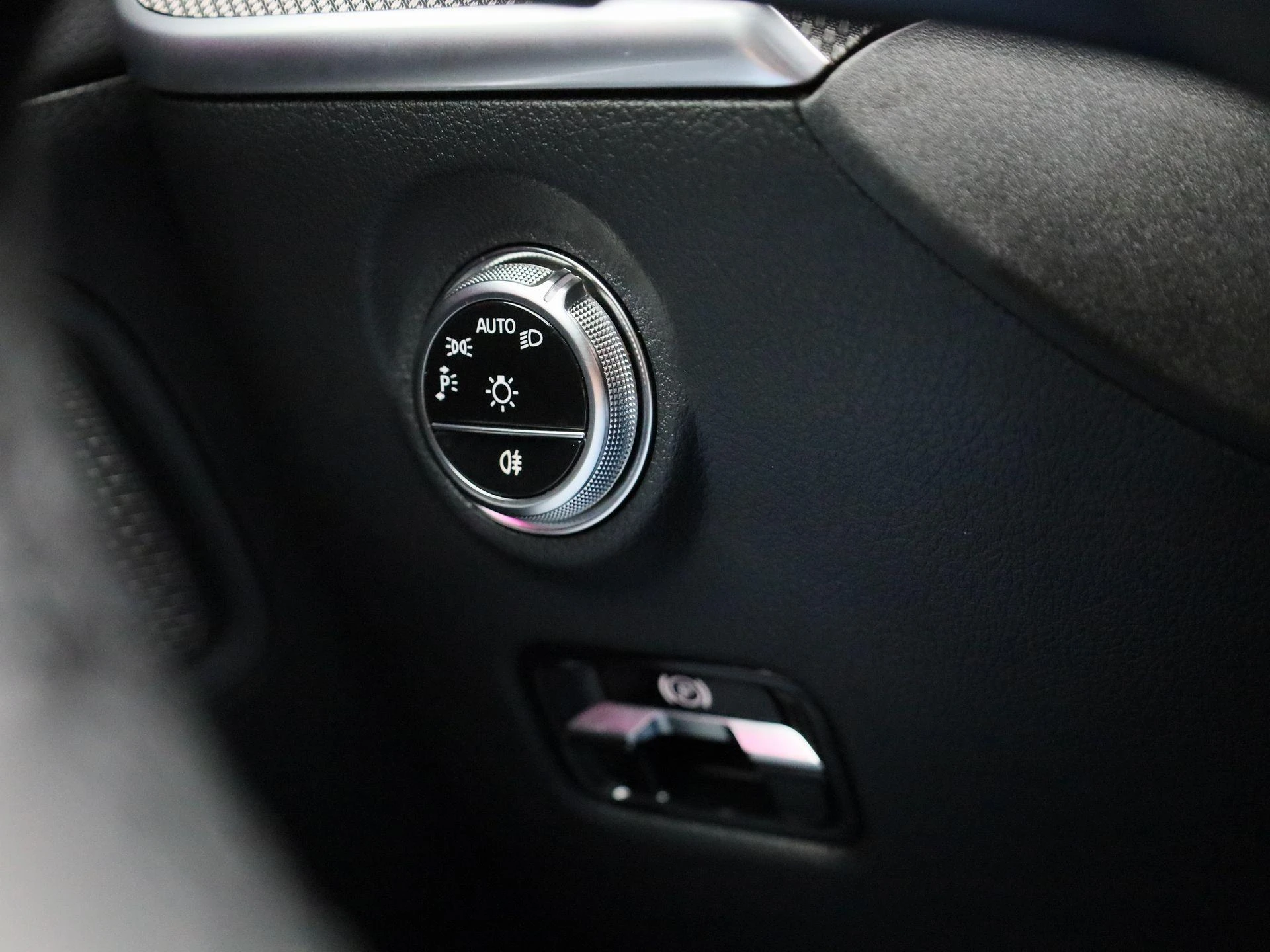 Mercedes-Benz-C-Klasse-image-18