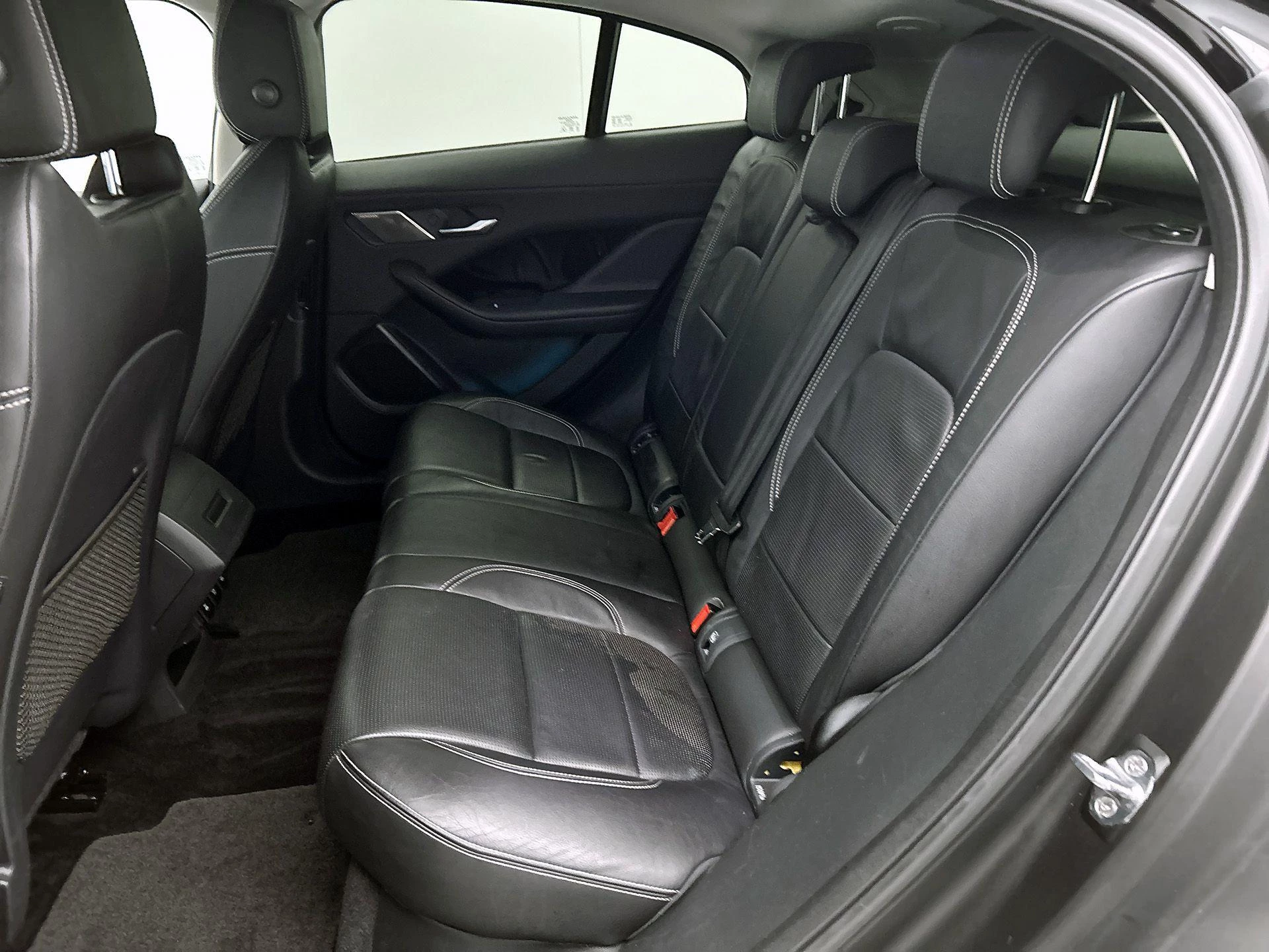 Jaguar-I-PACE-image-42