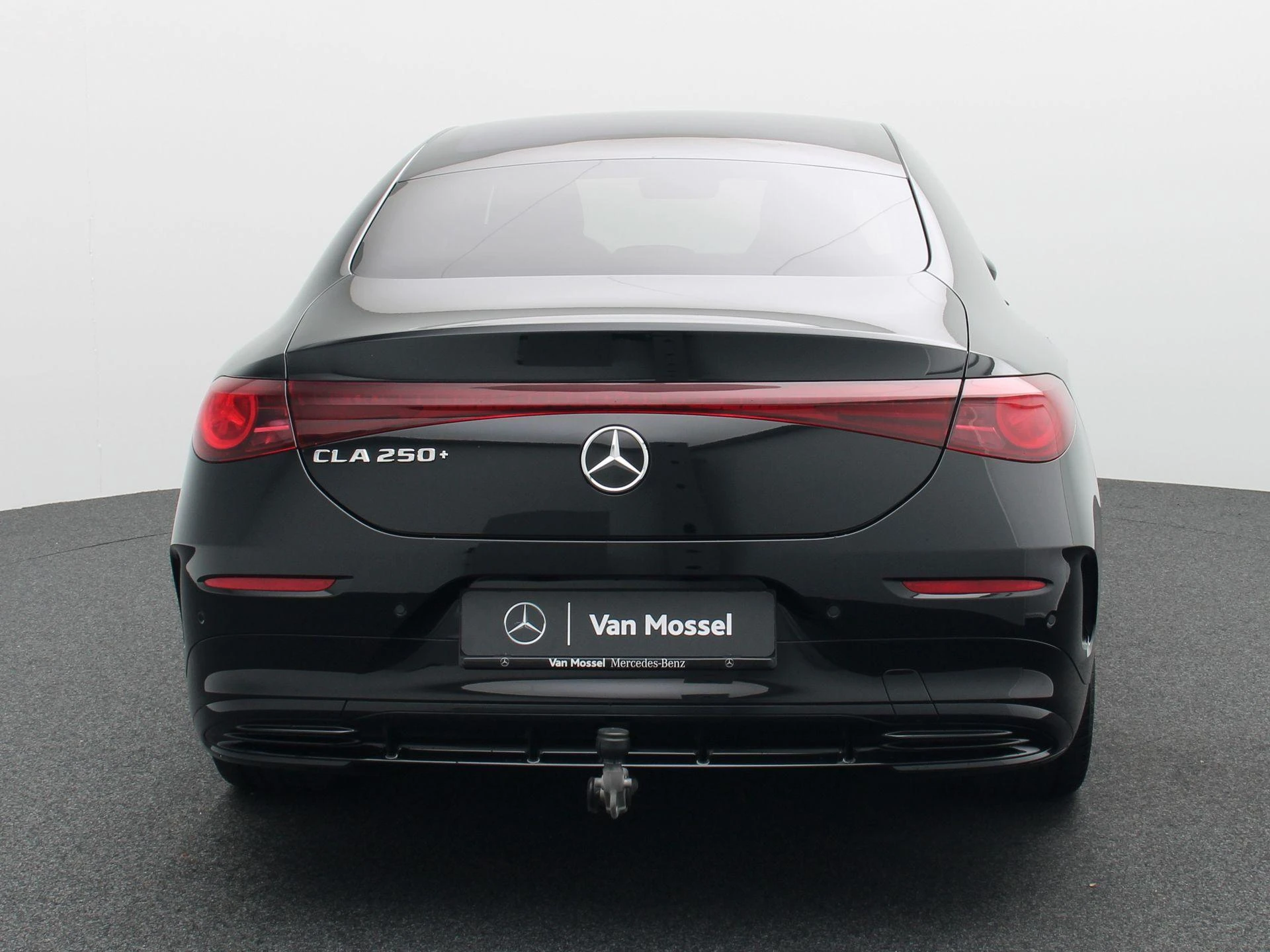 Mercedes-Benz-CLA-image-4