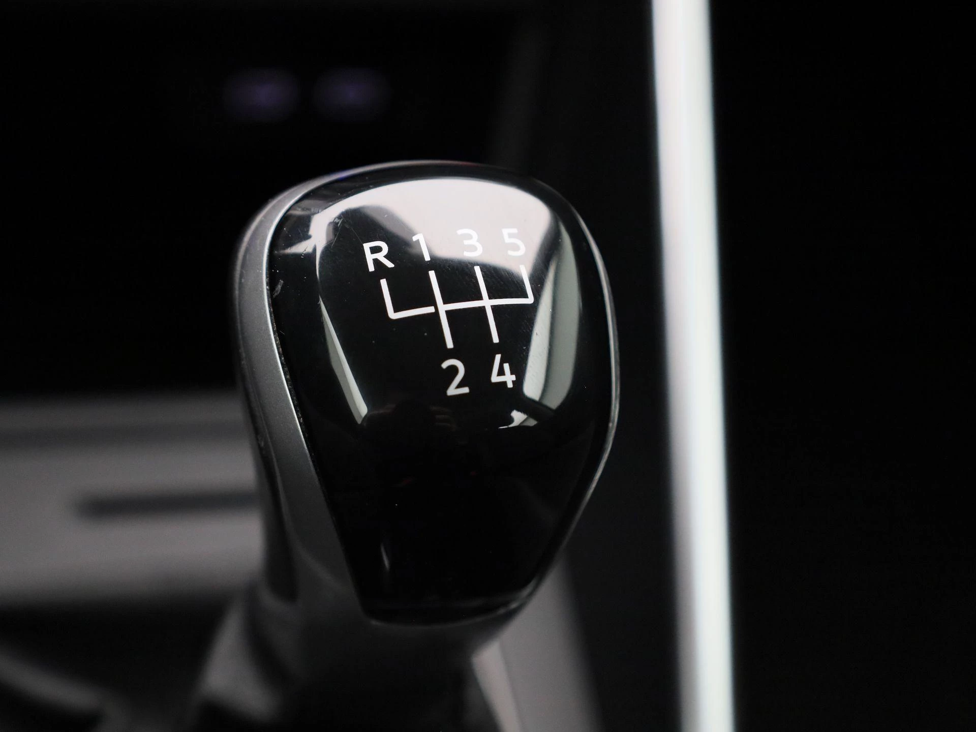 Volkswagen-Polo-image-19