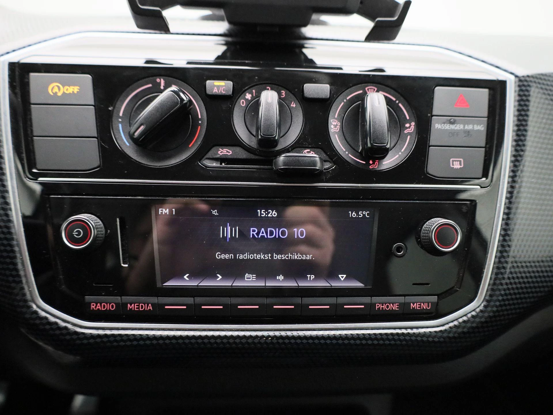 Volkswagen-up!-image-13