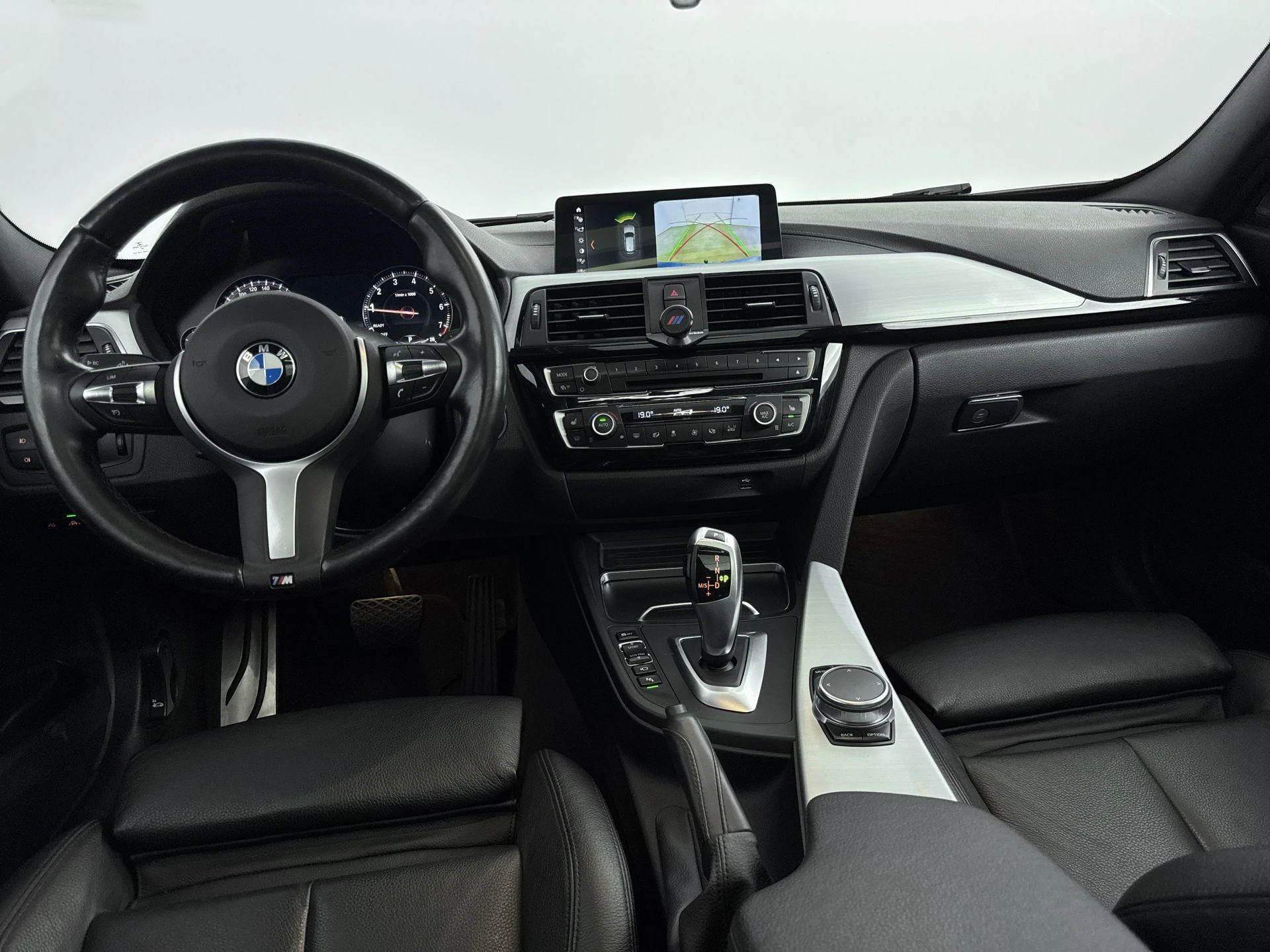 BMW-3 Serie-image-18