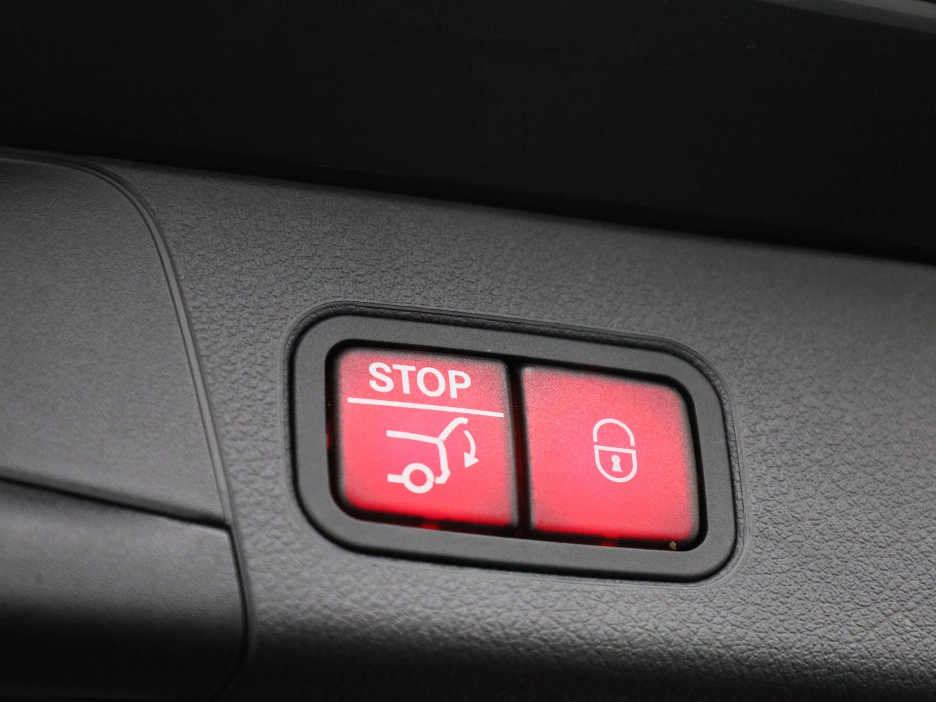 Mercedes-Benz-B-Klasse-image-14