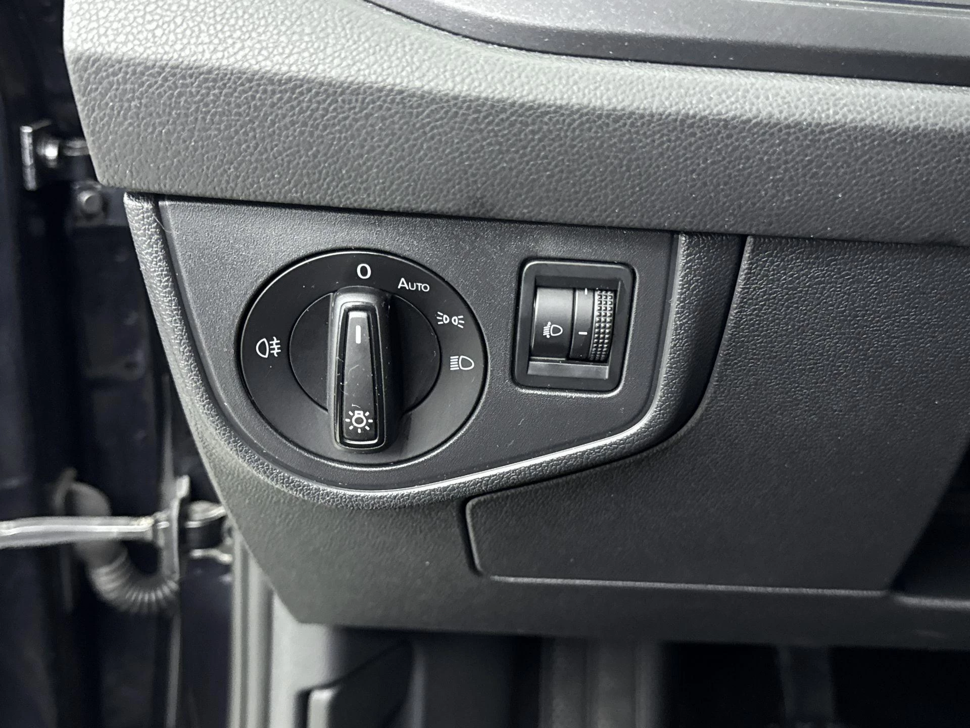 Volkswagen-Polo-image-14