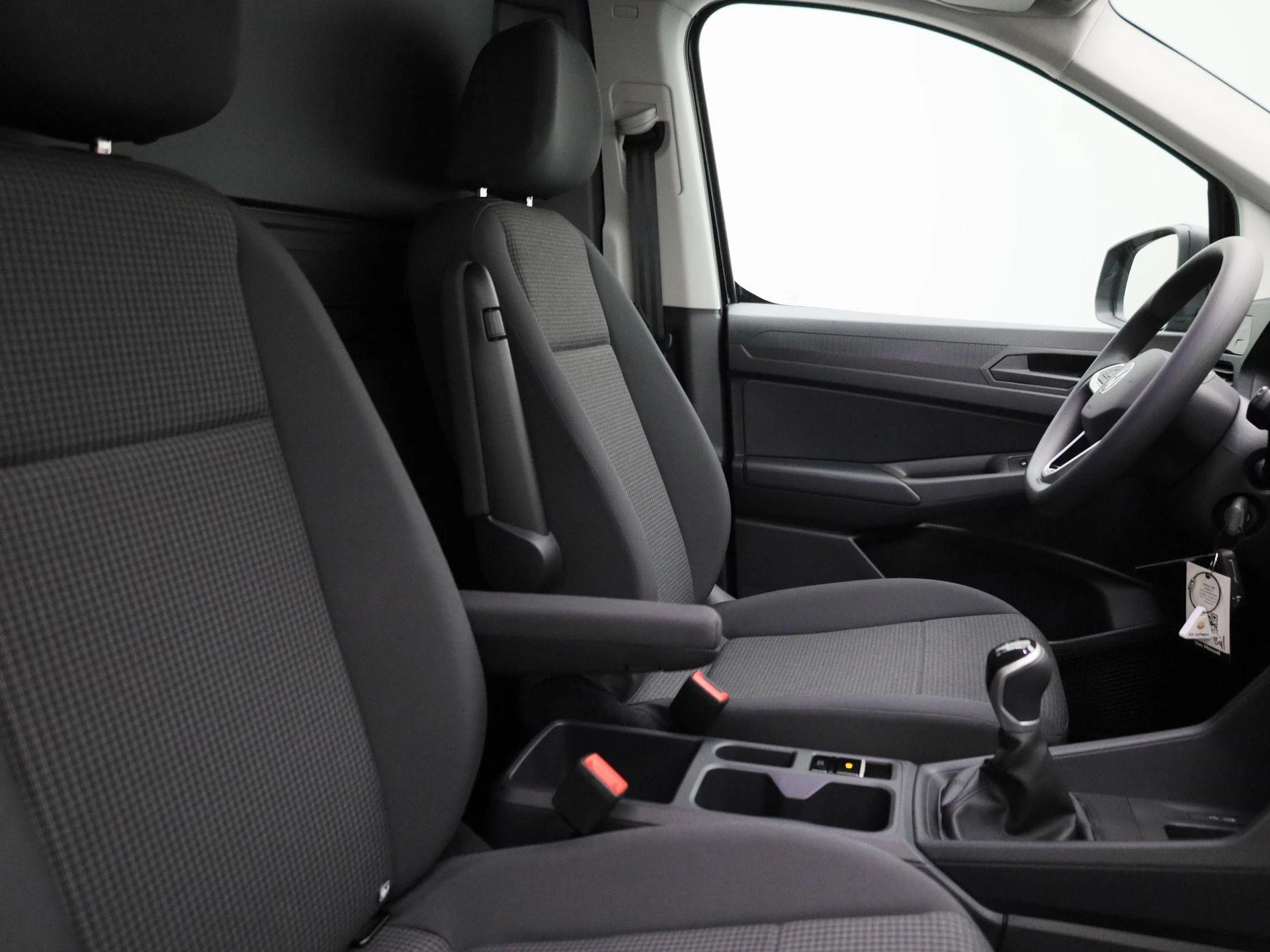 Volkswagen-Caddy-image-30