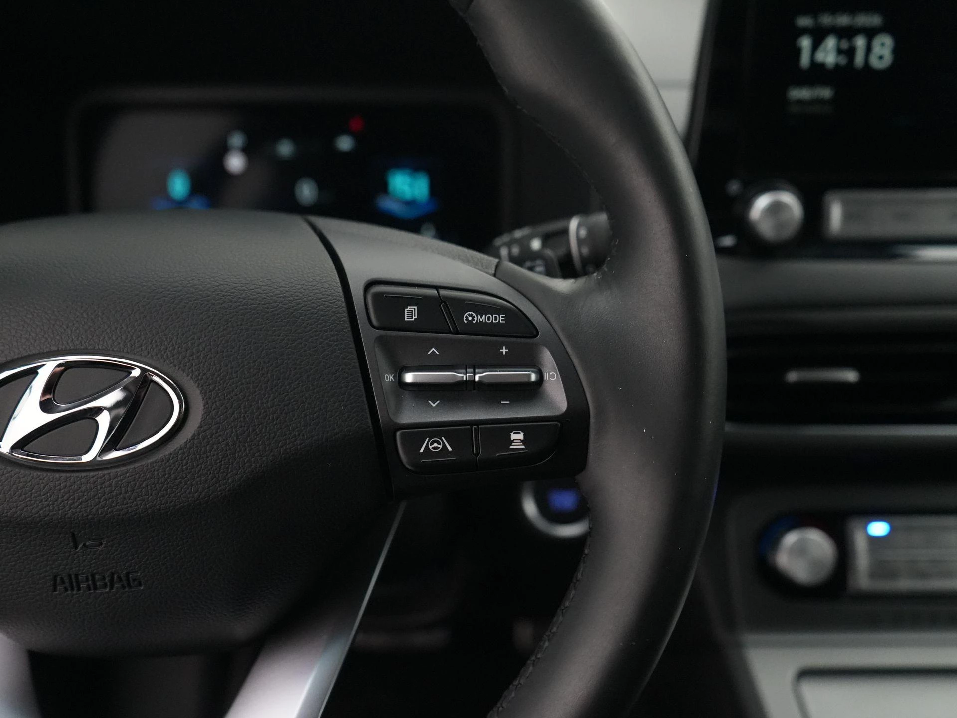 Hyundai Kona EV Premium 64 kWh