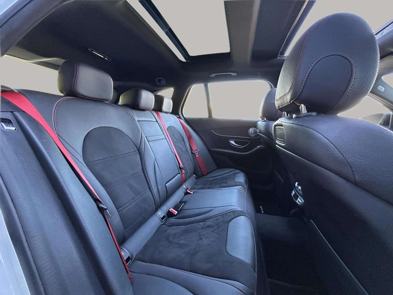 Mercedes-Benz-C-Klasse-image-17