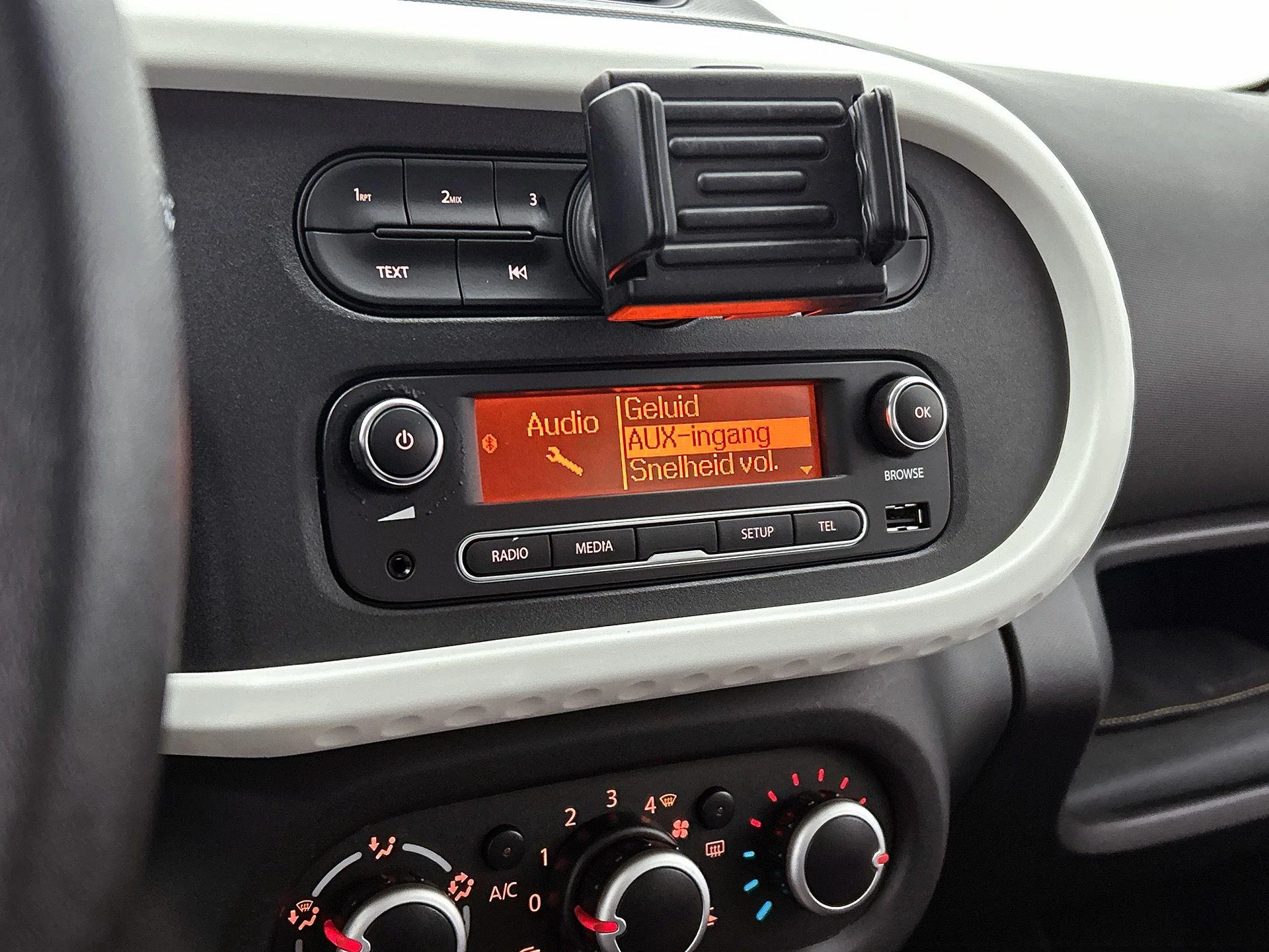 Renault-Twingo-image-15