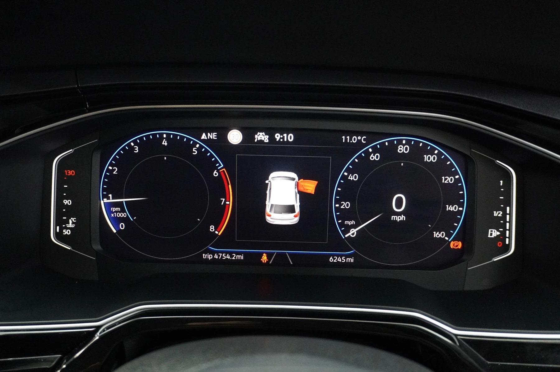 Volkswagen-Polo-image-7