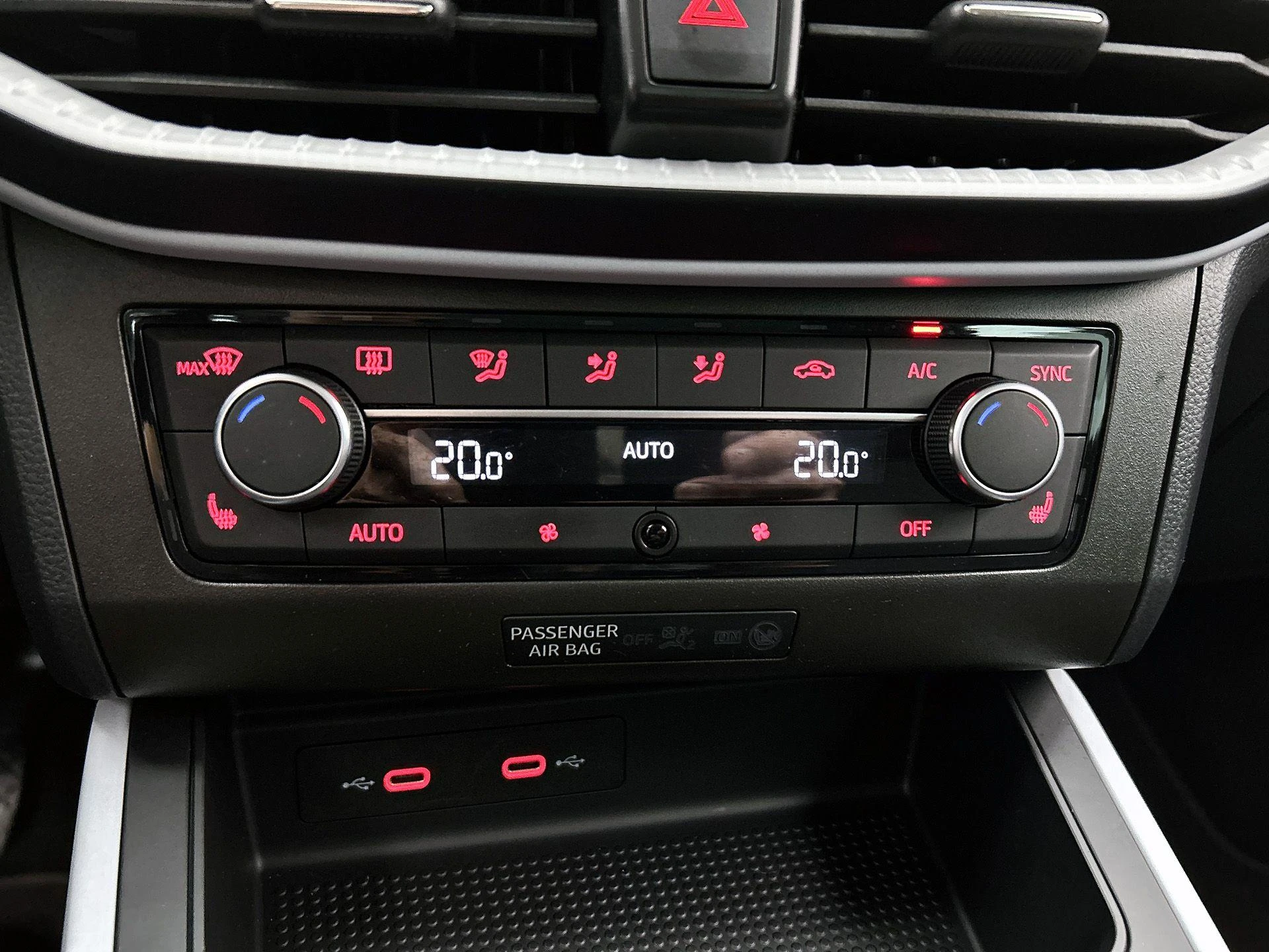 SEAT-Arona-image-18