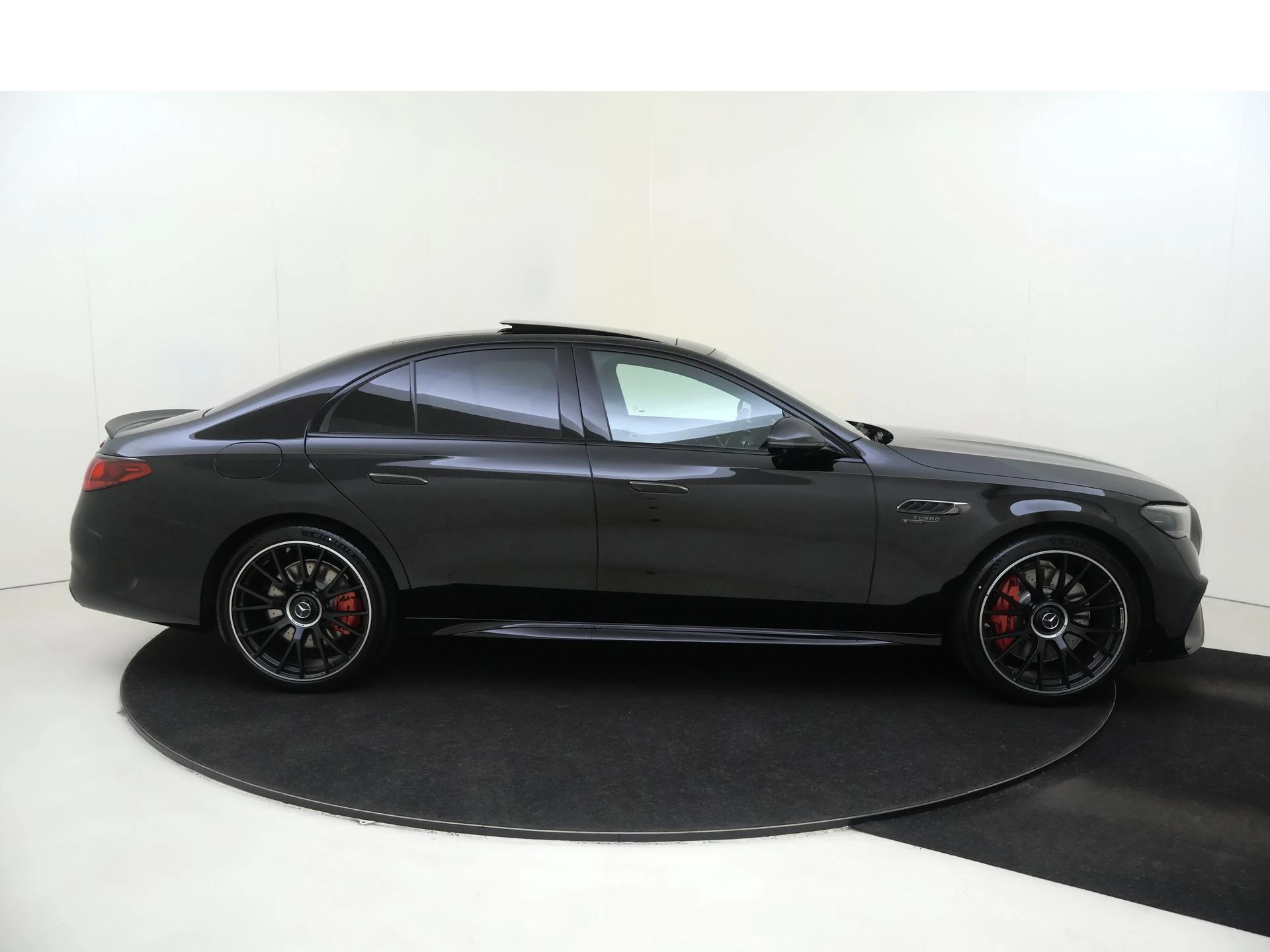 Mercedes-Benz-E-Klasse-image-8