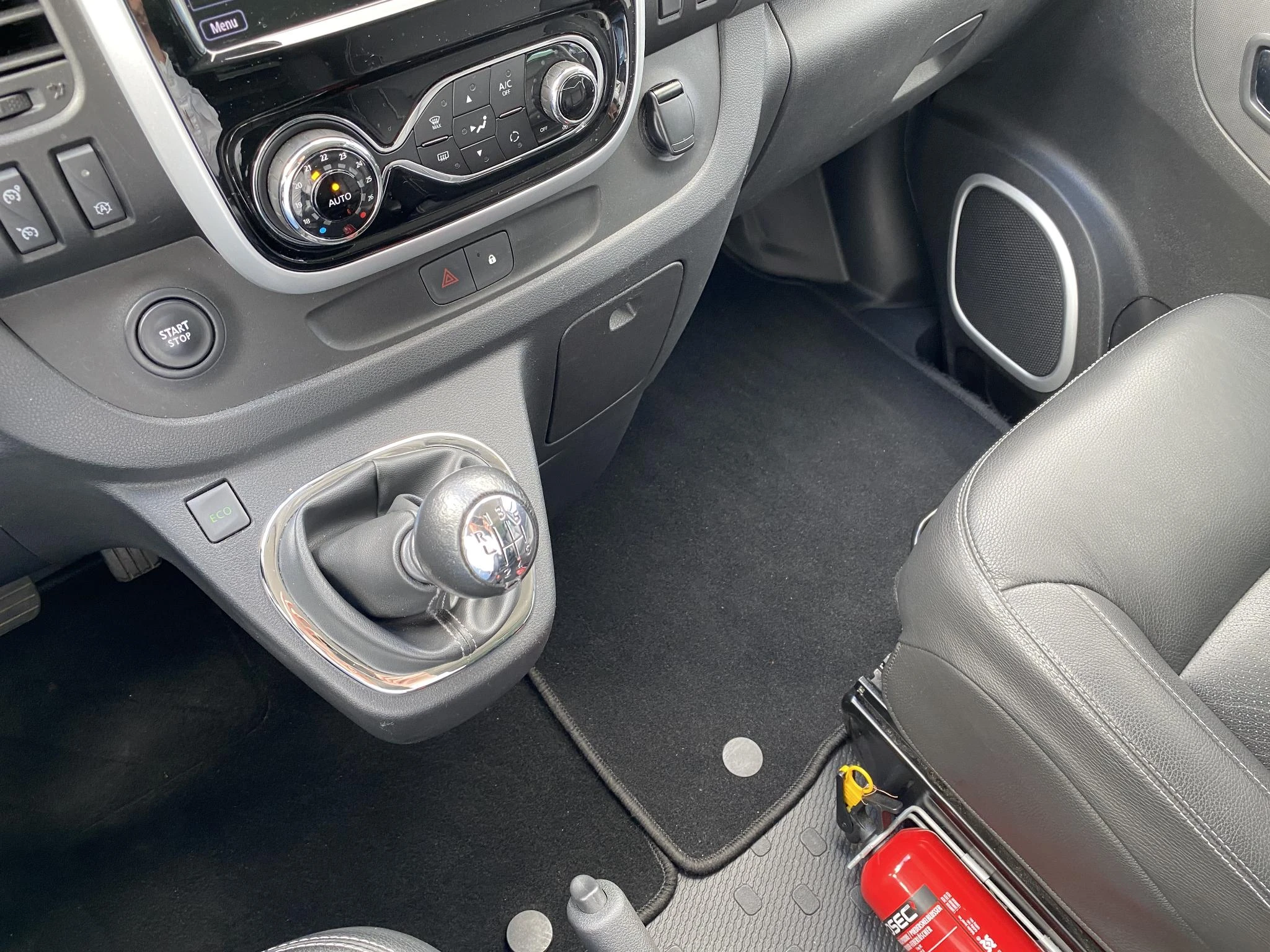 Opel-Vivaro-image-9