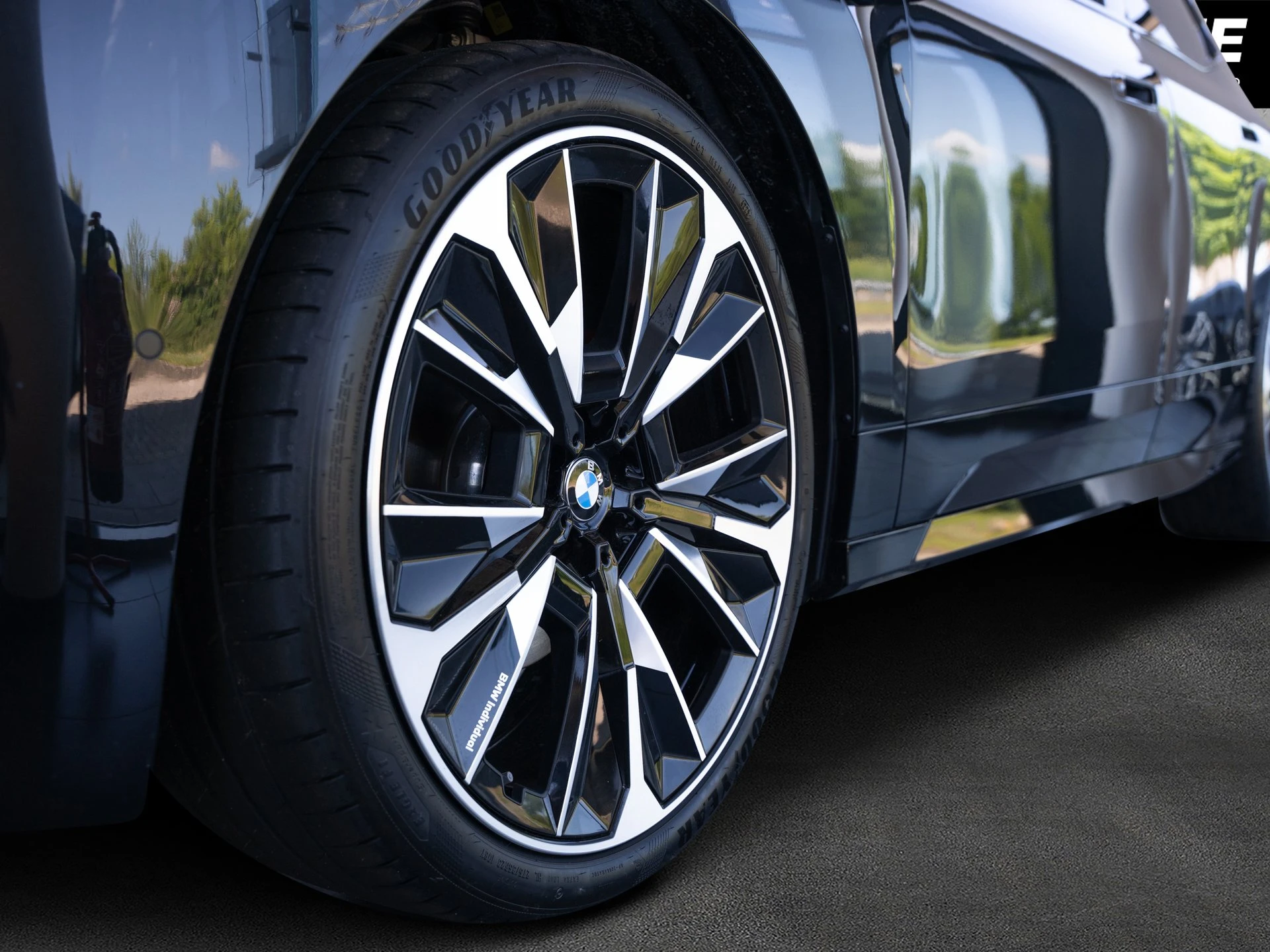 BMW-iX-image-25