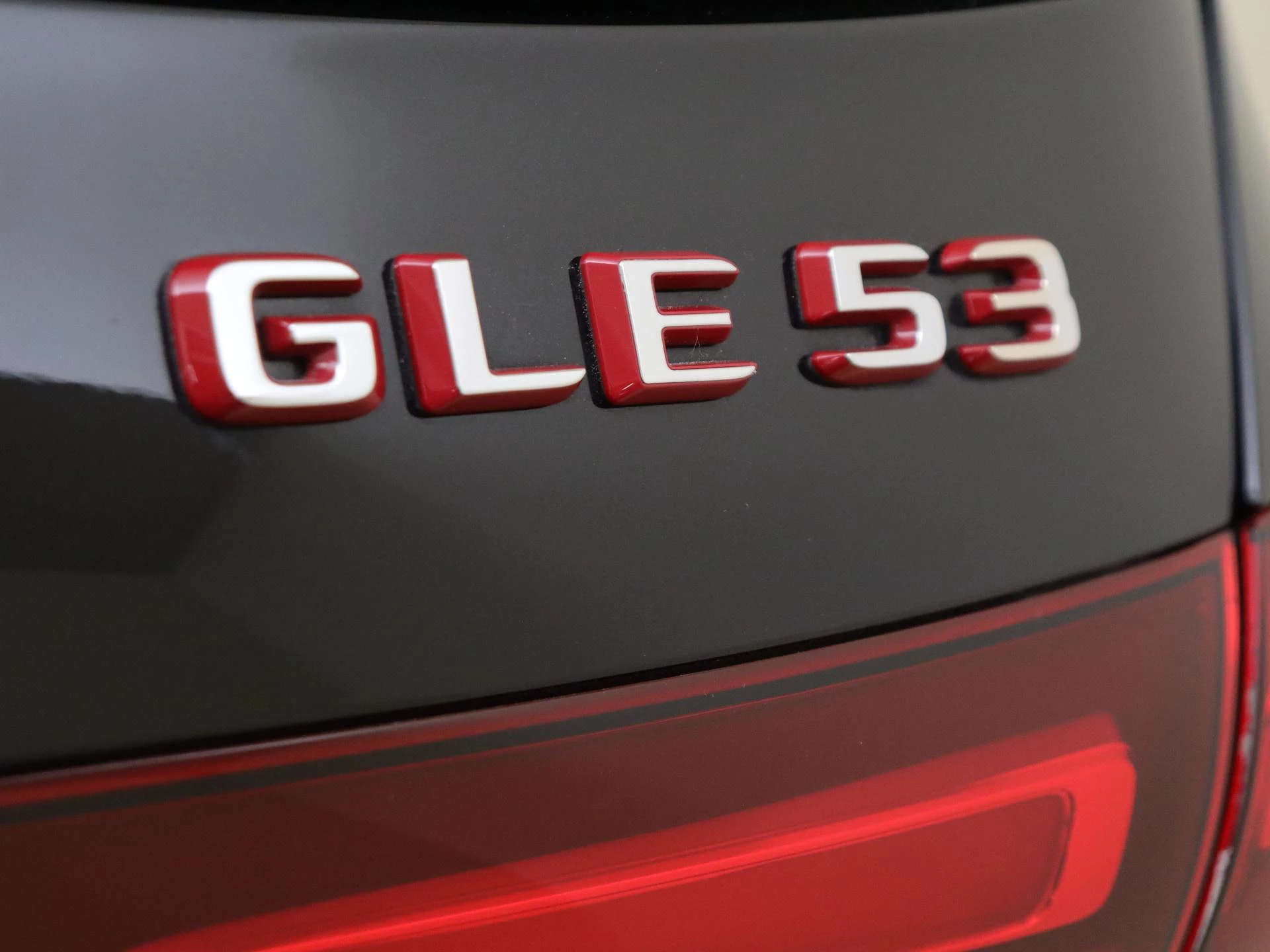 Mercedes-Benz-GLE-image-45