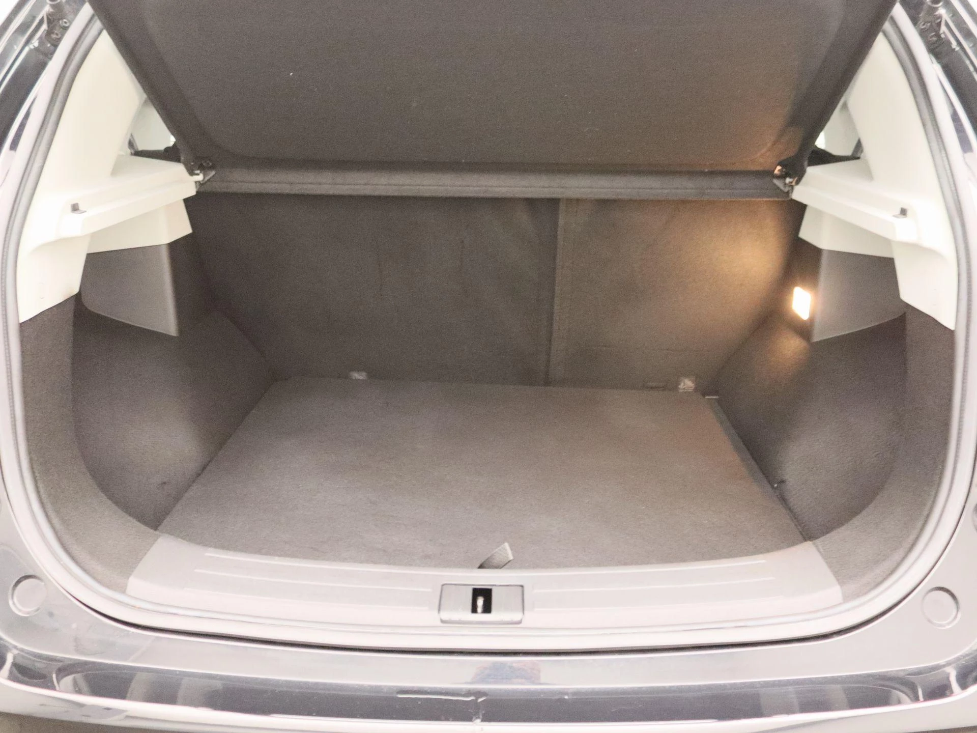 MG-ZS EV-image-18