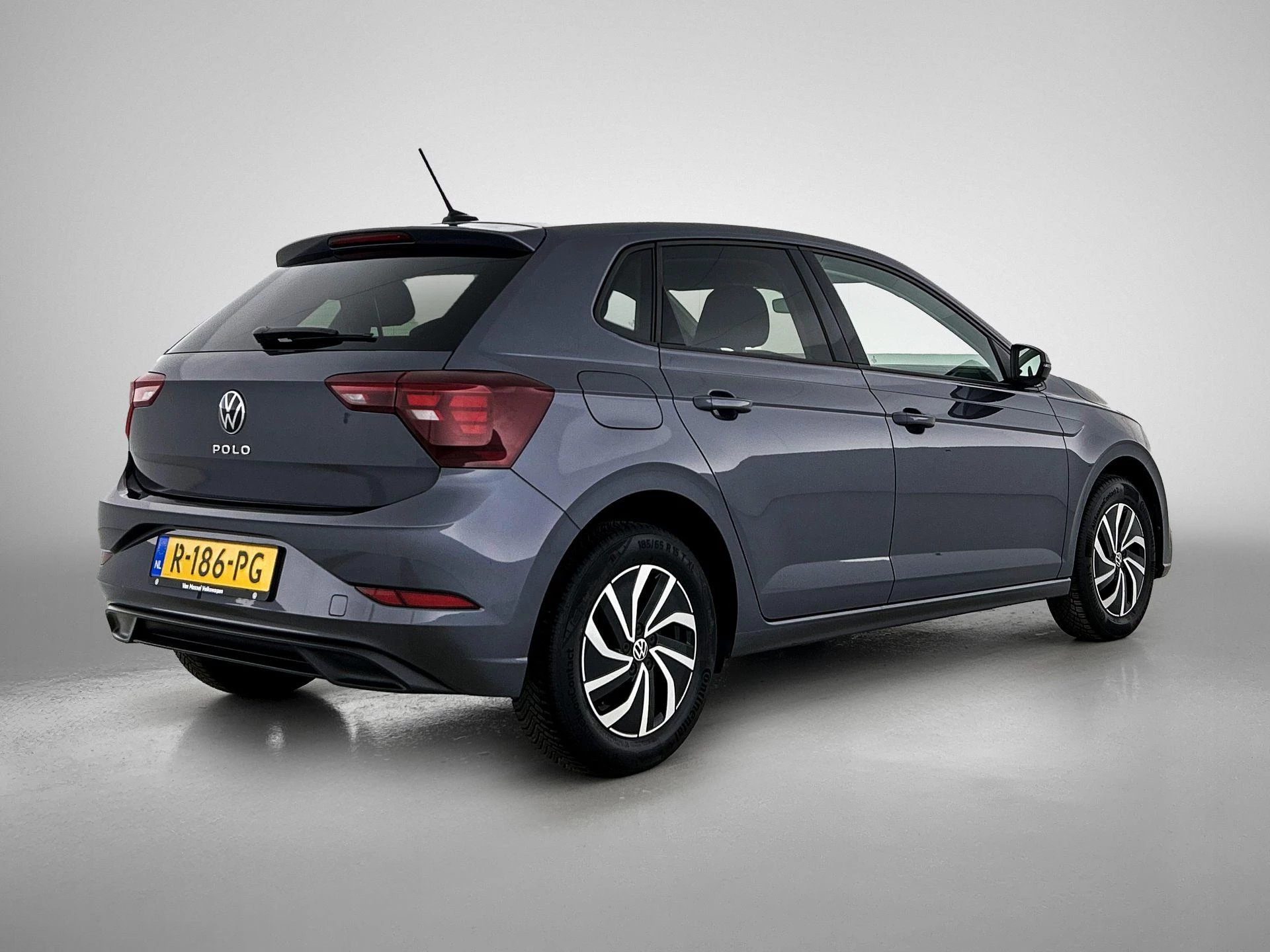 Volkswagen-Polo-image-5