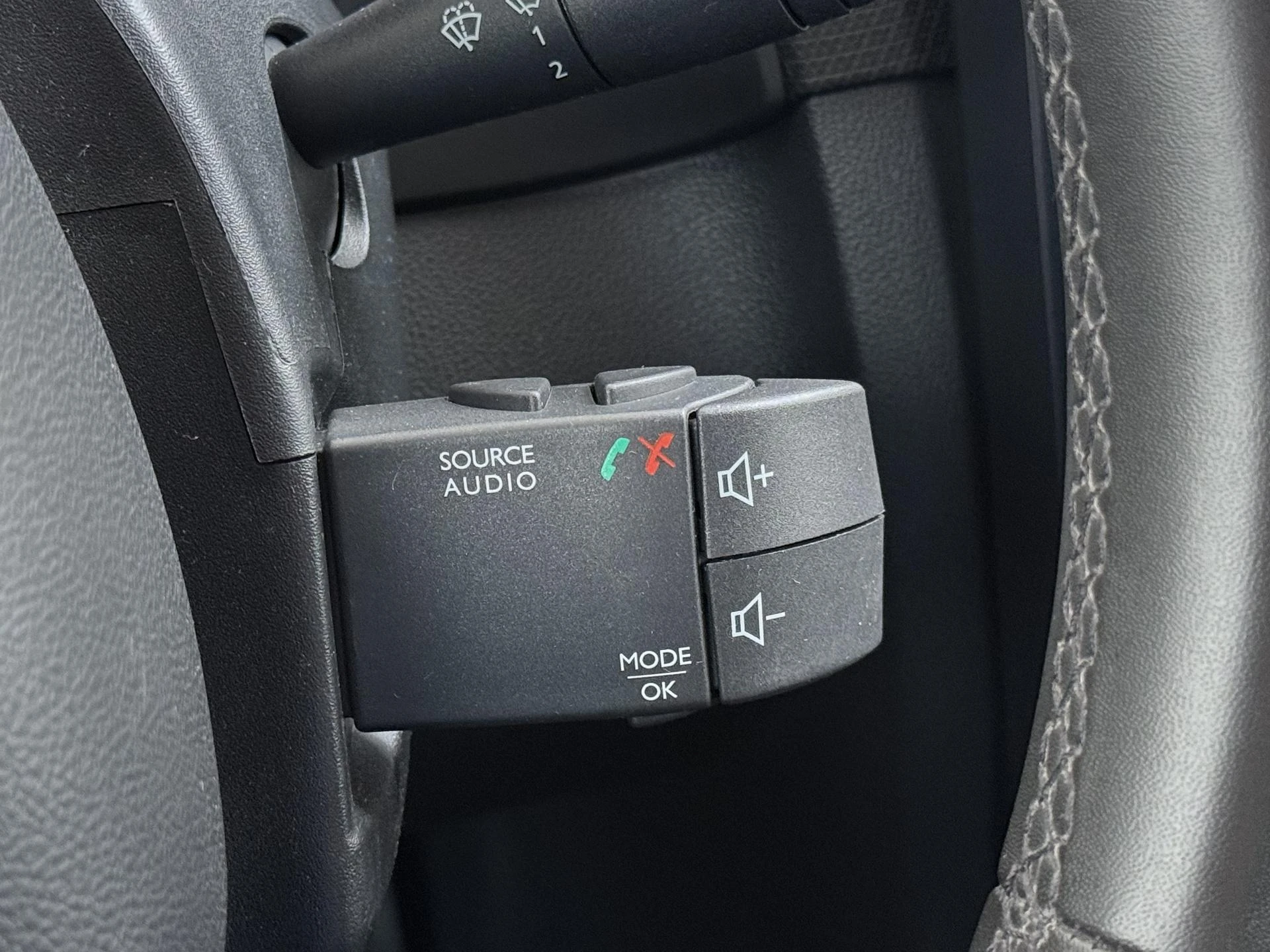 Renault-Clio-image-23