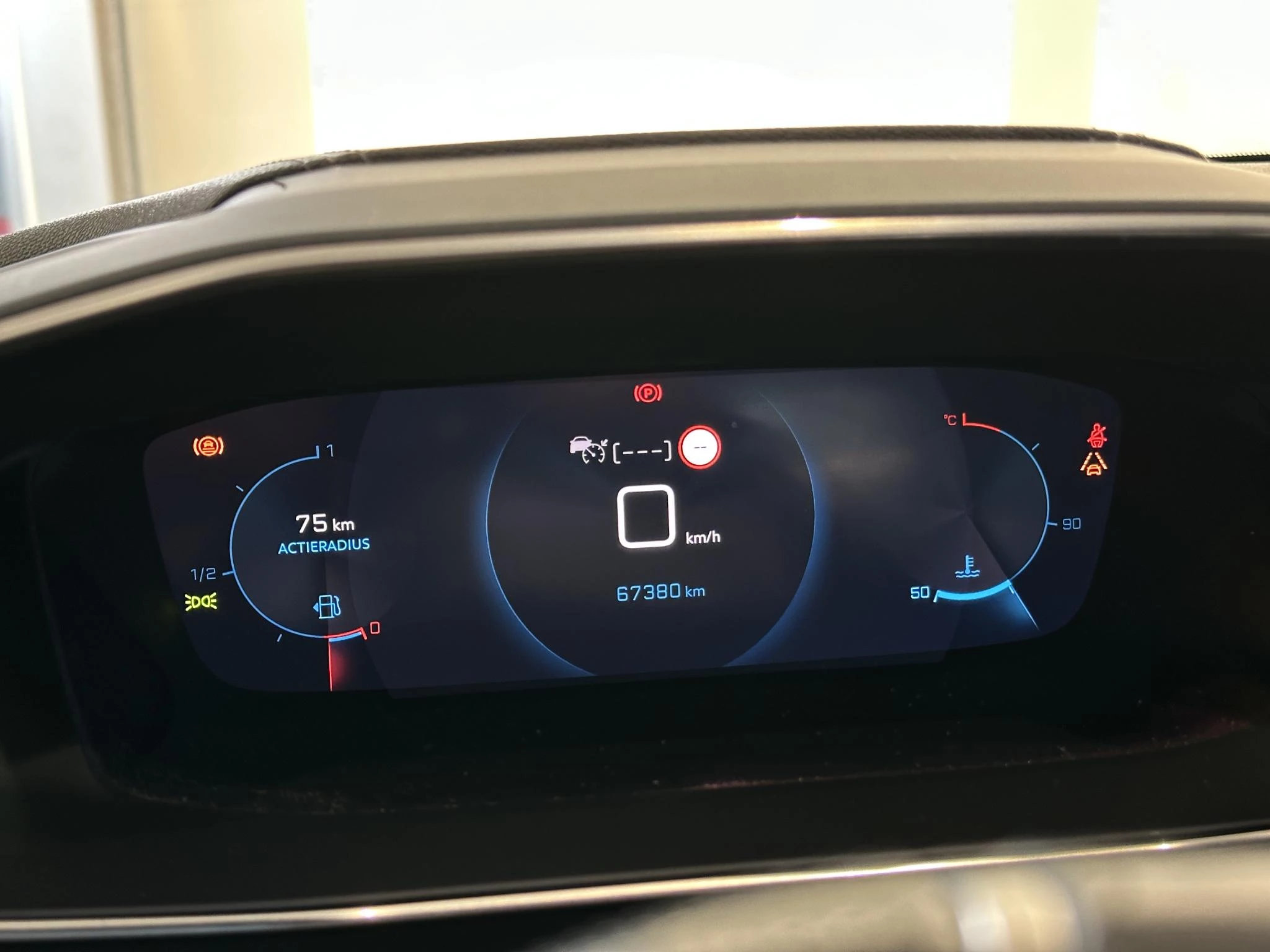 Peugeot-208-image-16