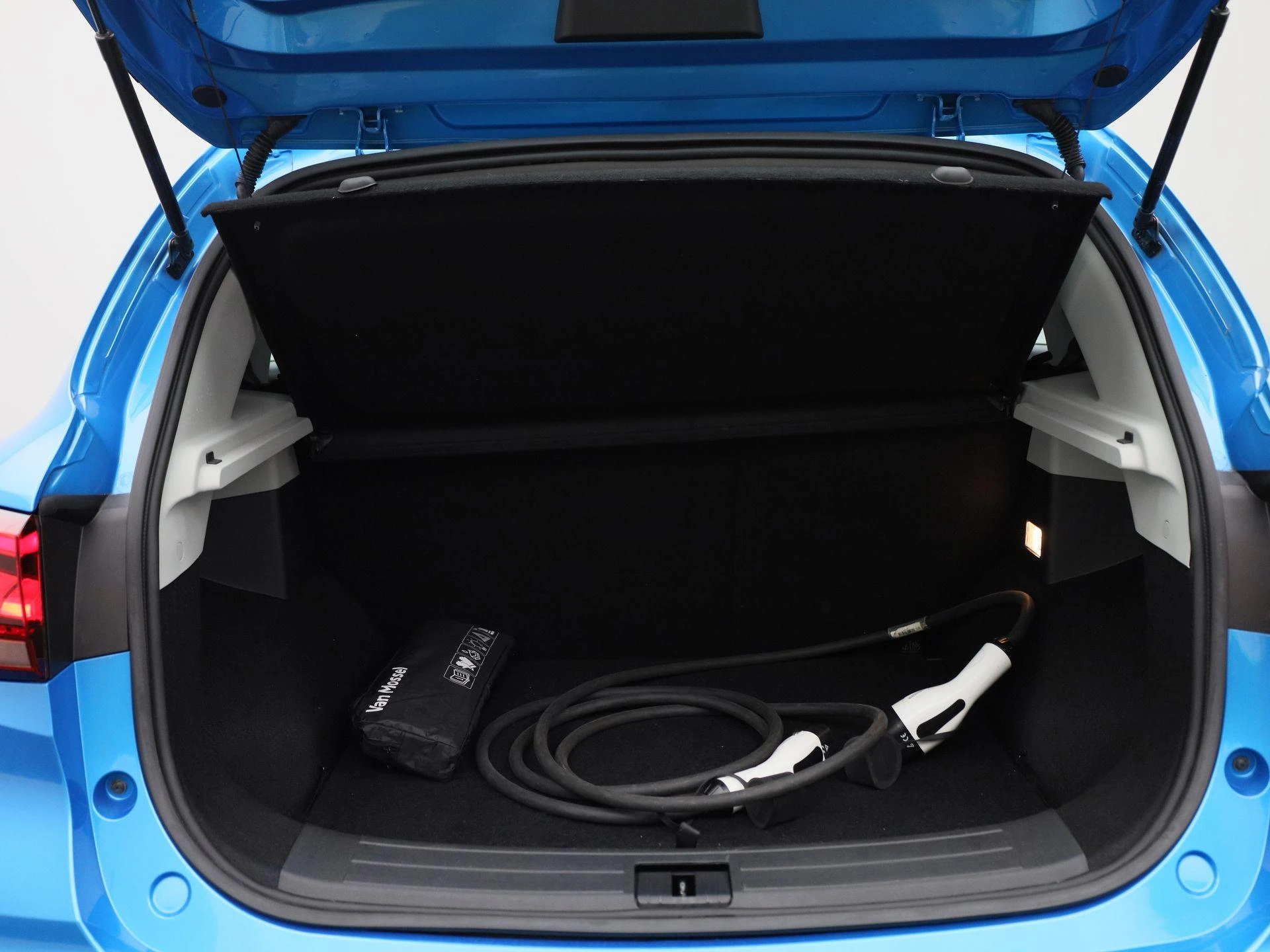 MG-ZS EV-image-13