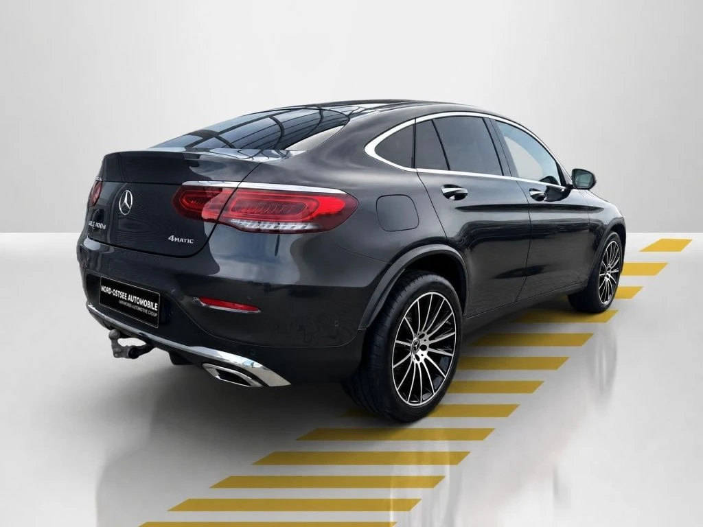 Mercedes-Benz-GLC 400 d-image-14
