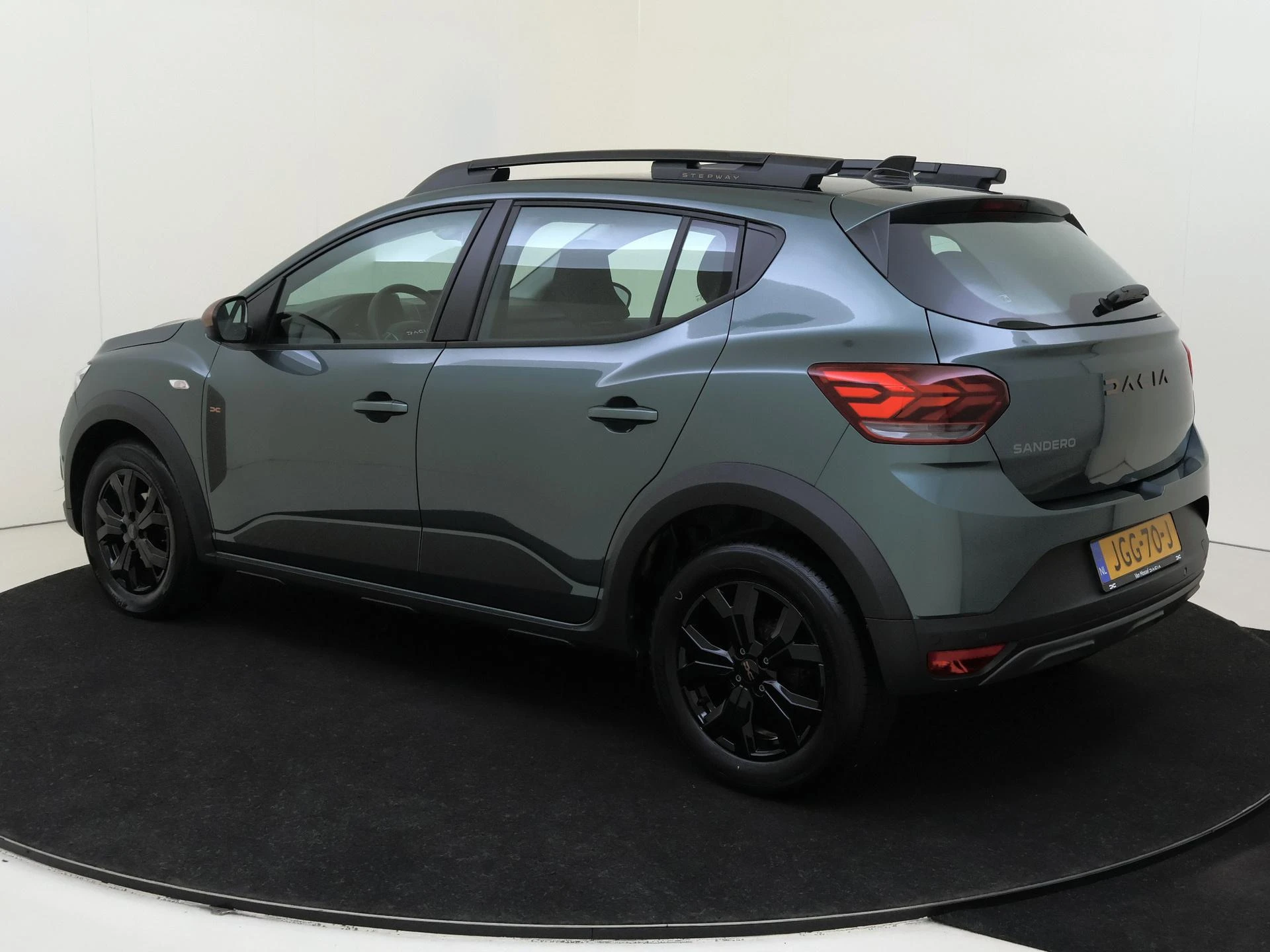 Dacia-Sandero Stepway-image-2