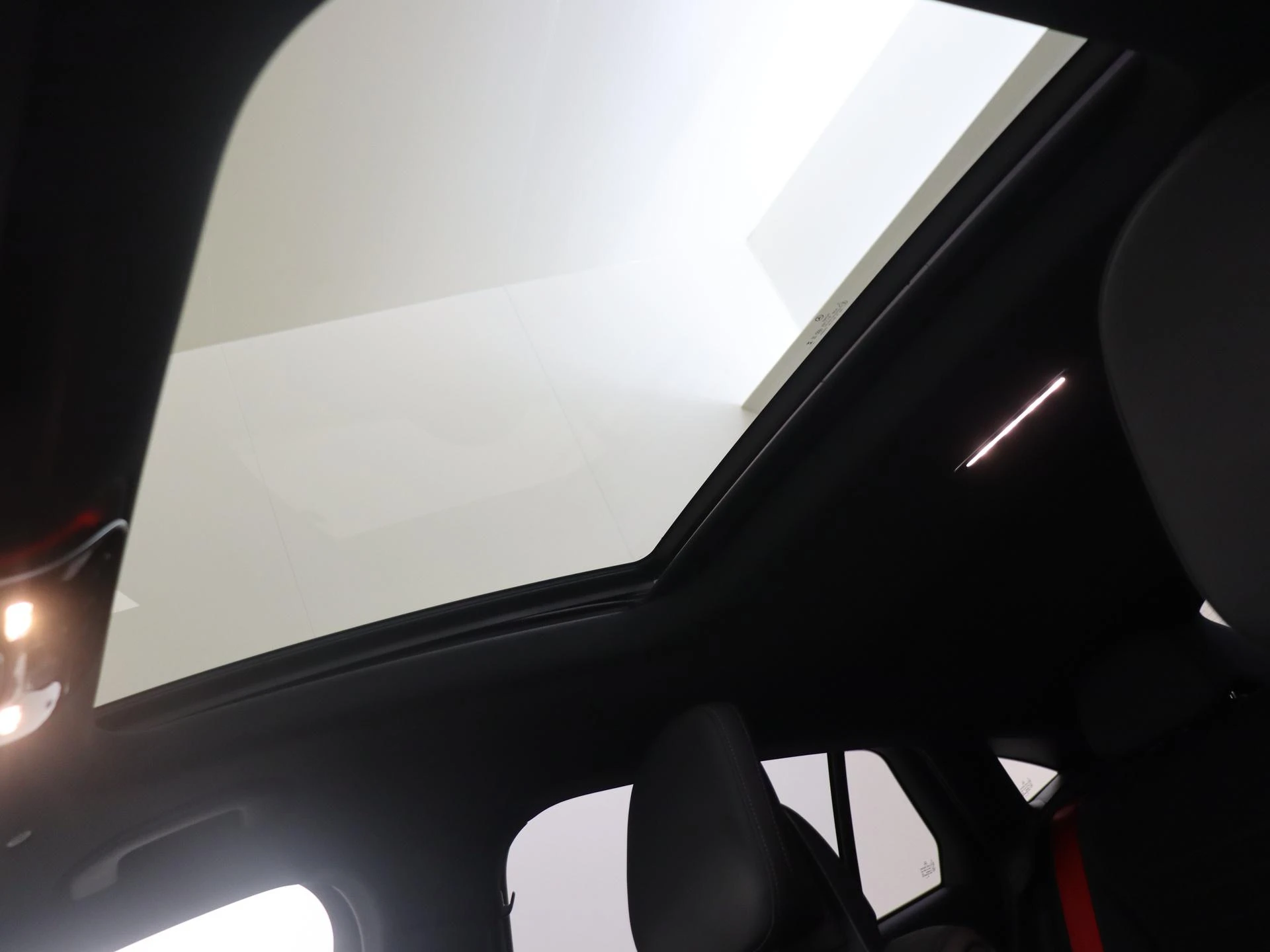 Mercedes-Benz-GLC-image-27