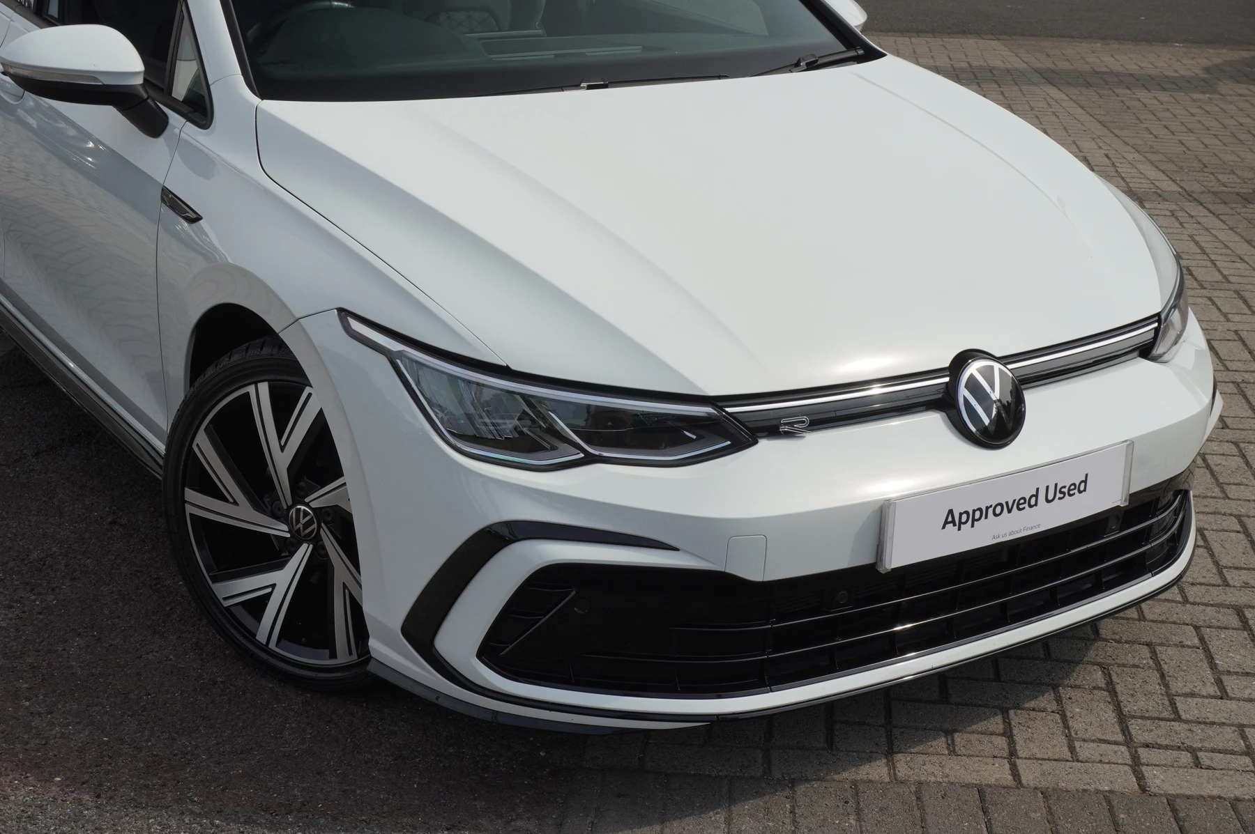 Volkswagen-Golf-image-39