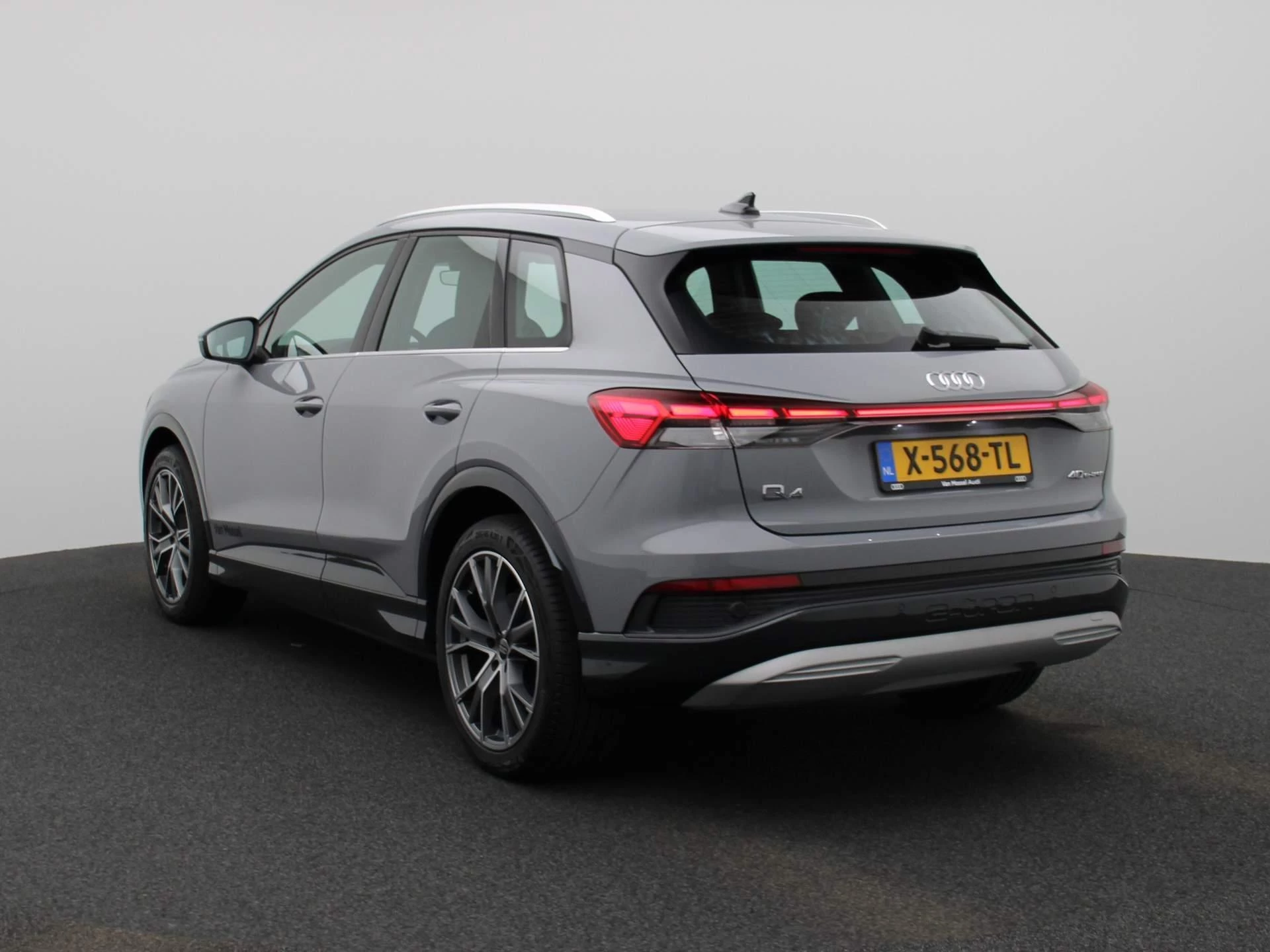 Audi-Q4 e-tron-image-2