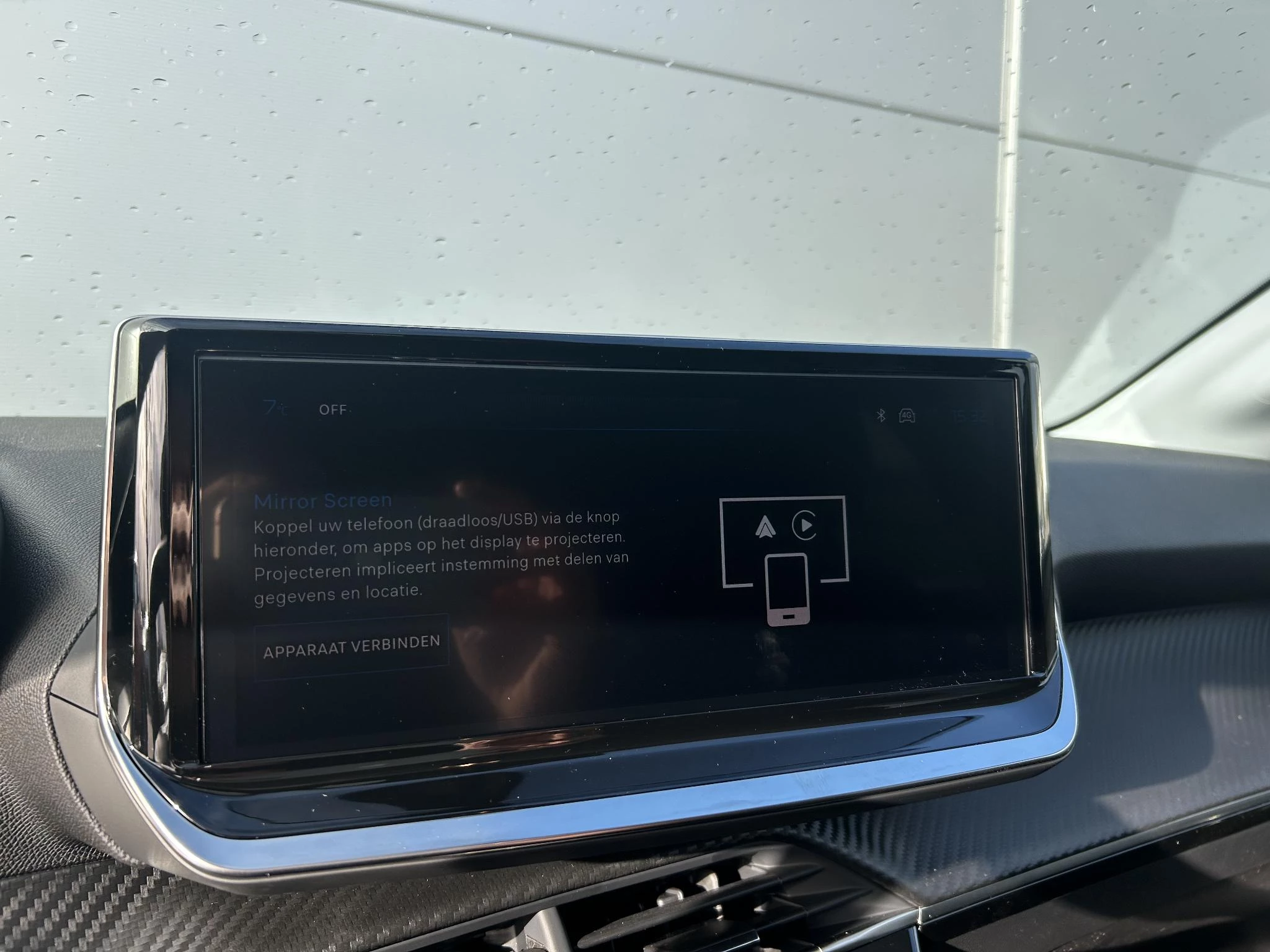 Peugeot-e-208-image-16