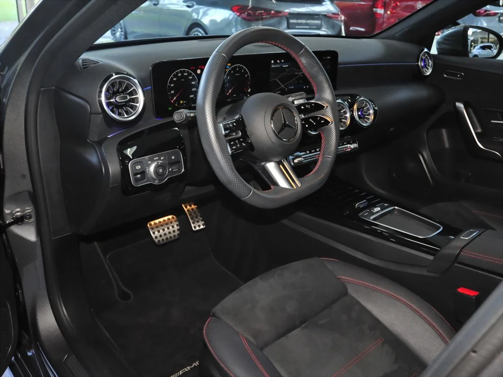 Mercedes-Benz-A-Klasse 200-image-8